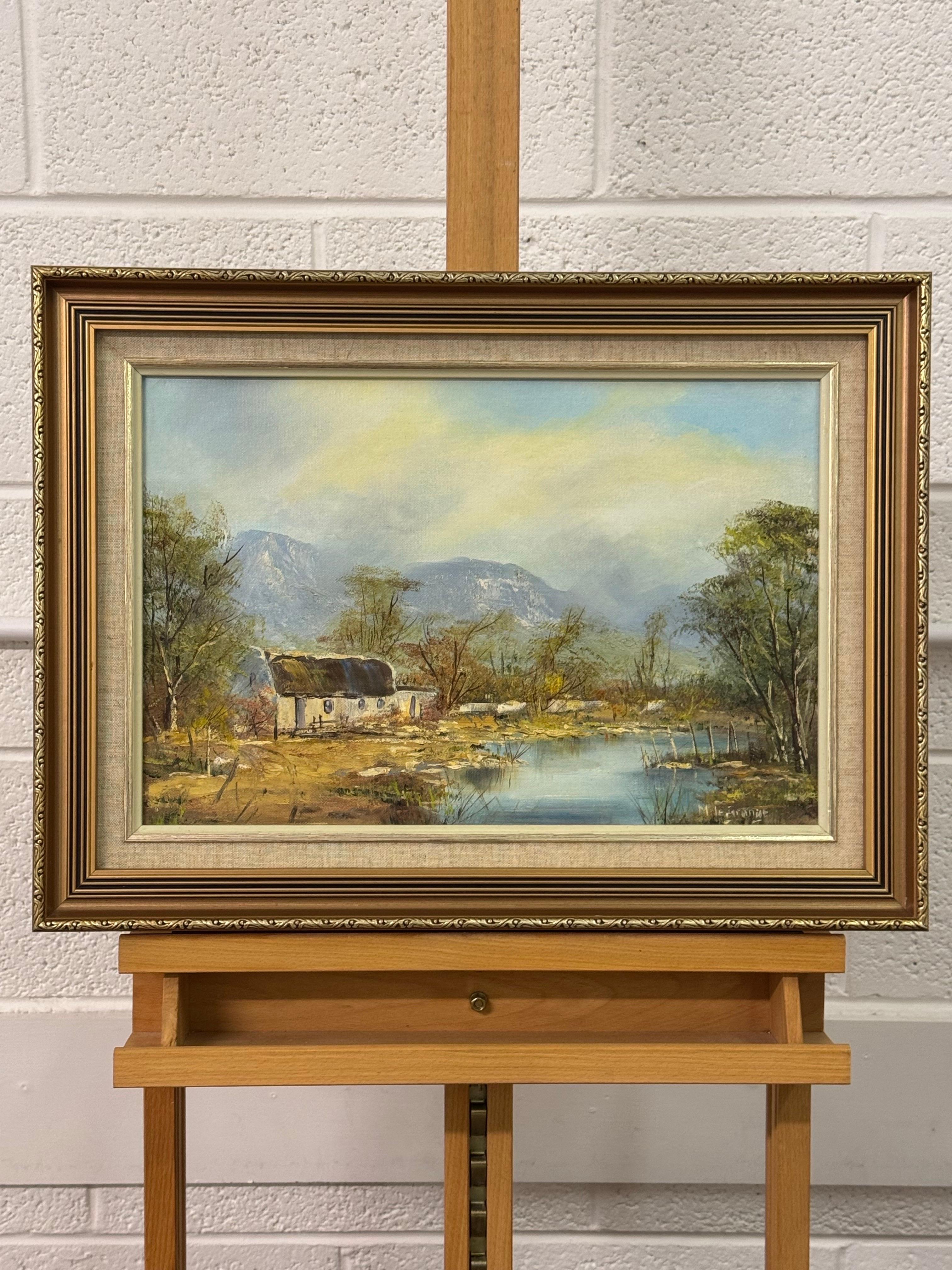 Dipinto a olio d'epoca raffigurante un cottage vicino a un fiume nelle montagne del Sudafrica - Painting Impressionismo di Marthinus la Grange