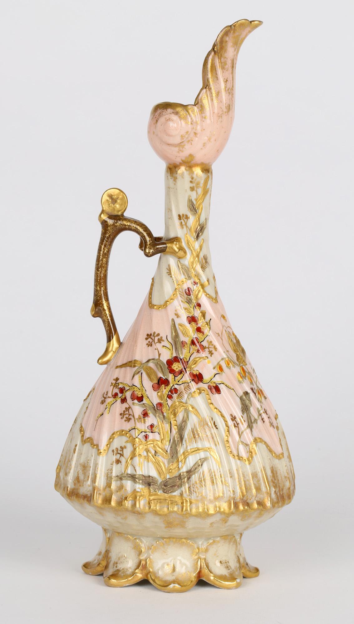 Aiguière à poignée en porcelaine de Limoges à motifs floraux dorés de Martial Redon en vente 5