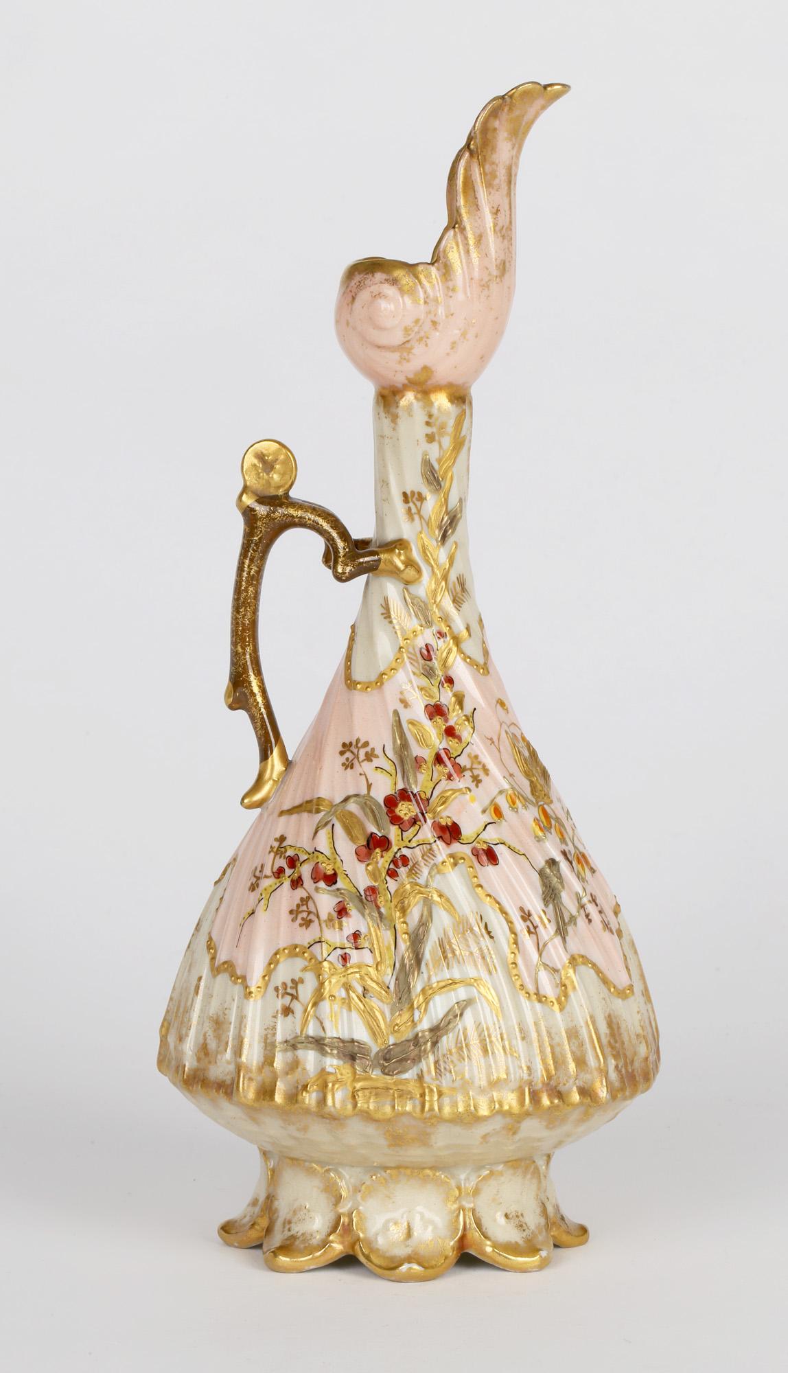 Aiguière à poignée en porcelaine de Limoges à motifs floraux dorés de Martial Redon en vente 9