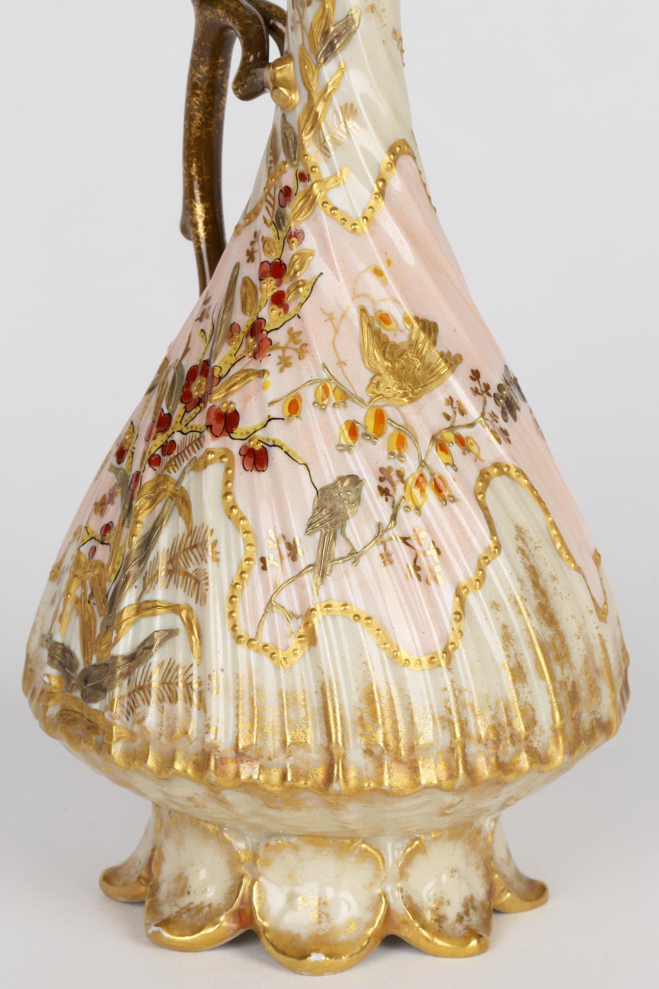 Martial Redon Aguamanil de Porcelana Francesa de Limoges con Asa Floral Dorada Movimiento estético en venta
