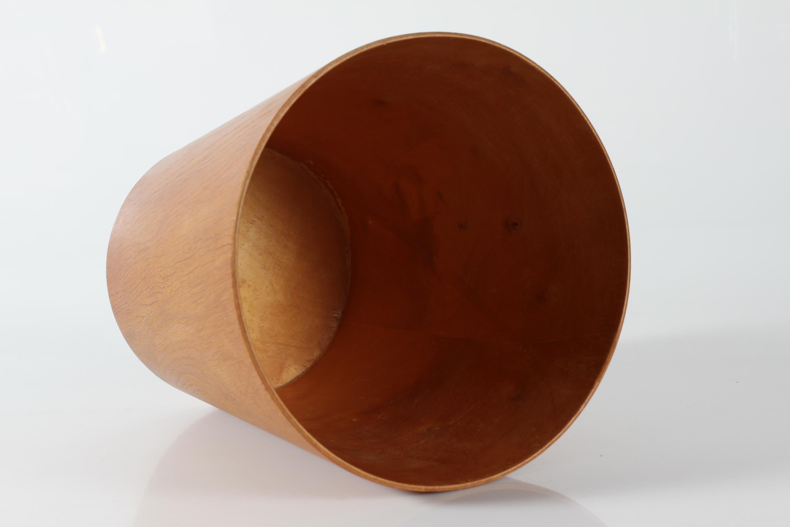 Conical Wastepaper-Korb aus Eichenfurnier von Sevex Schweden, Martin Aberg, Mitte des Jahrhunderts (Furnier) im Angebot