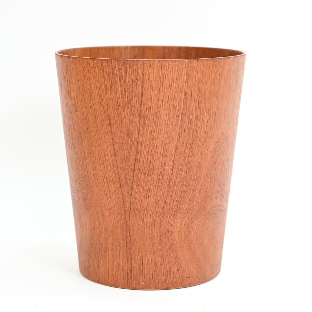 Martin Åberg for Servex Large Teak Waste Paper Basket, c. 1960's In Good Condition In Norwalk, CT