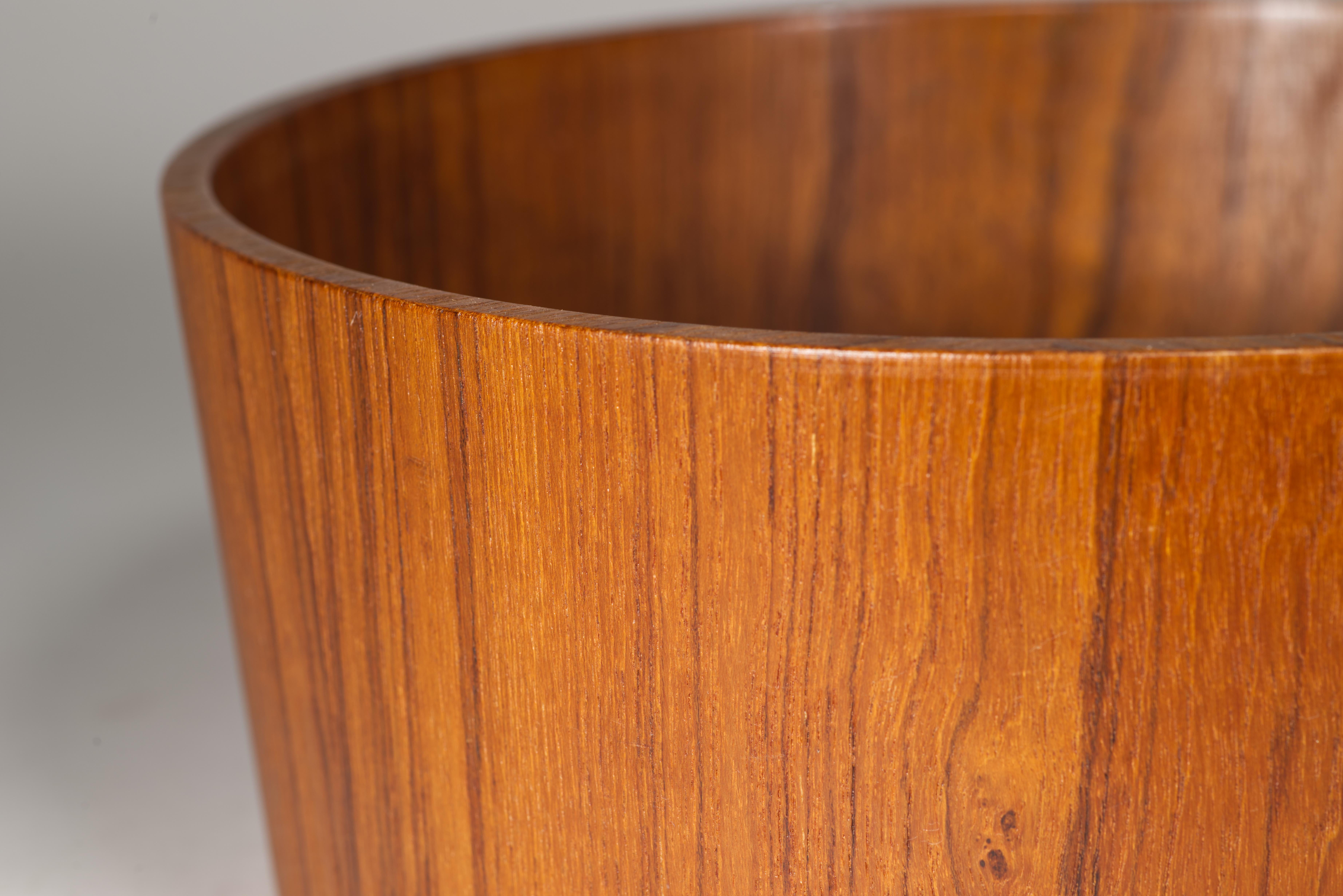 Martine Aberg per The Modern Scandinavian, Ciotola in teak, Svezia 1960 in vendita 1