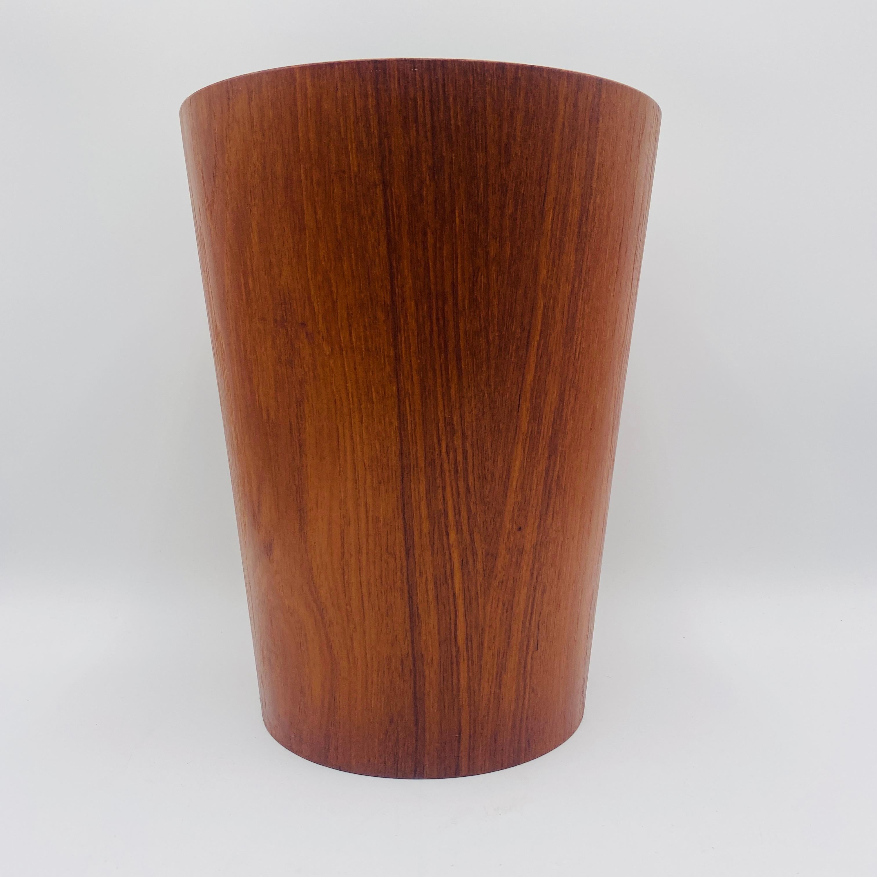 Martin Aberg Mid-Century Teak Wastebasket by Servex of Sweden 1960s For Sale 3