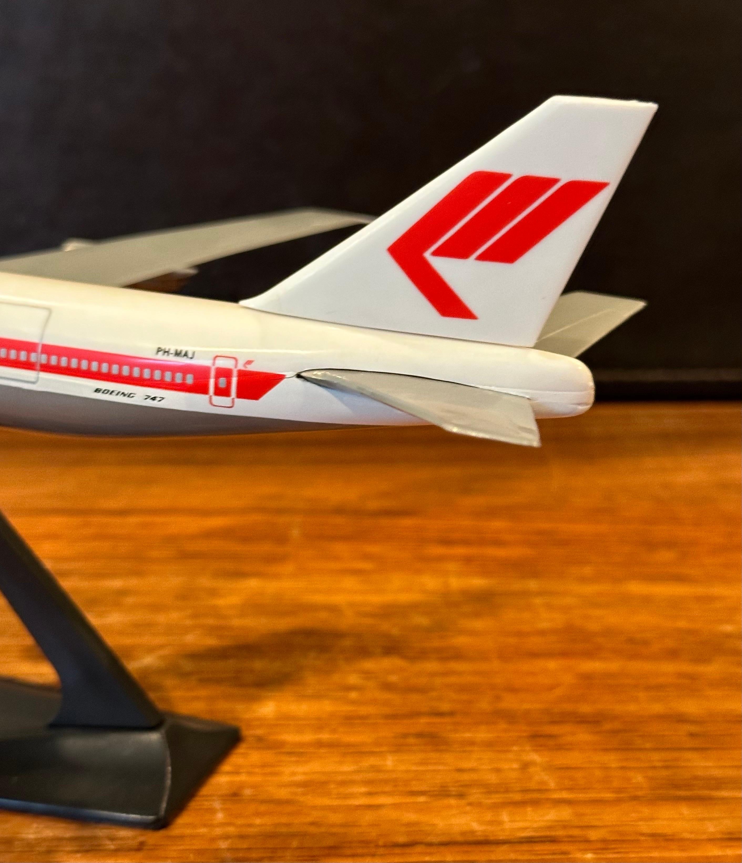 Martin Airlines Holland Boeing 747Jumbo Jetliner Airplane Contractor Desk Model (maquette de bureau) en vente 7