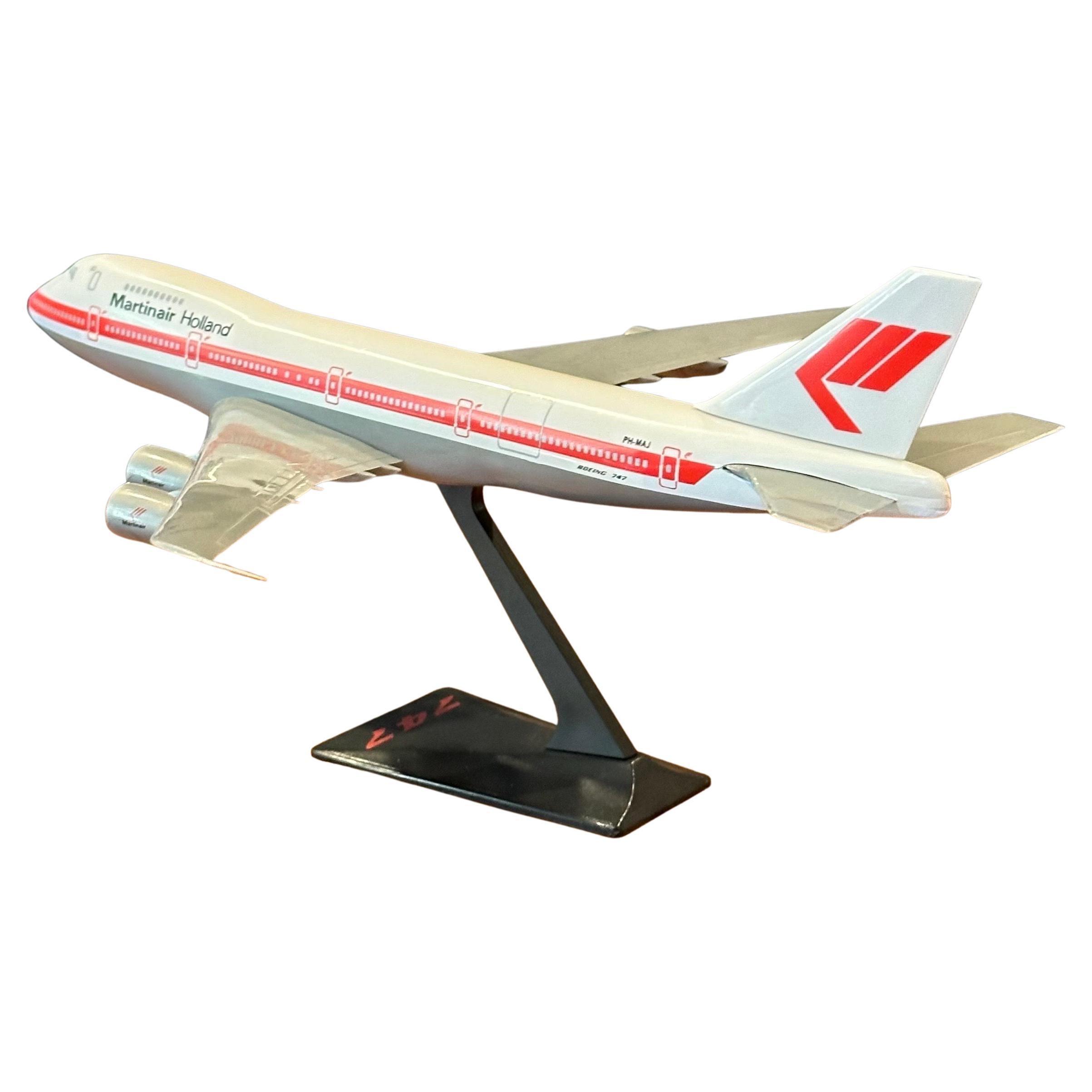 Américain Martin Airlines Holland Boeing 747Jumbo Jetliner Airplane Contractor Desk Model (maquette de bureau) en vente