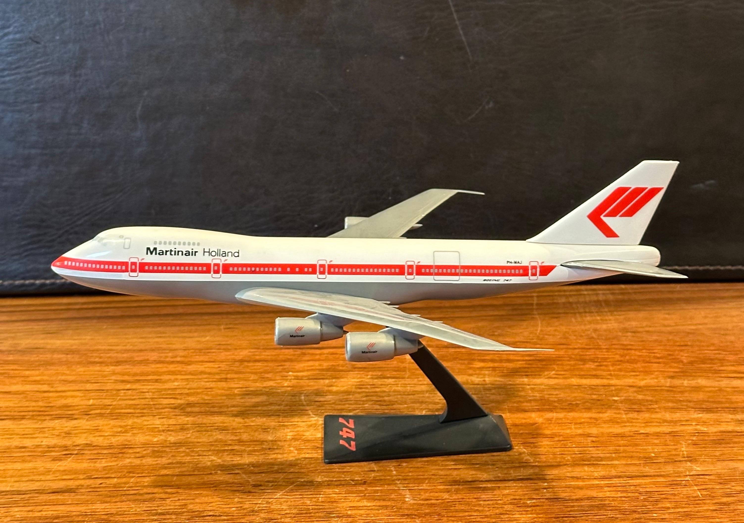 20ième siècle Martin Airlines Holland Boeing 747Jumbo Jetliner Airplane Contractor Desk Model (maquette de bureau) en vente