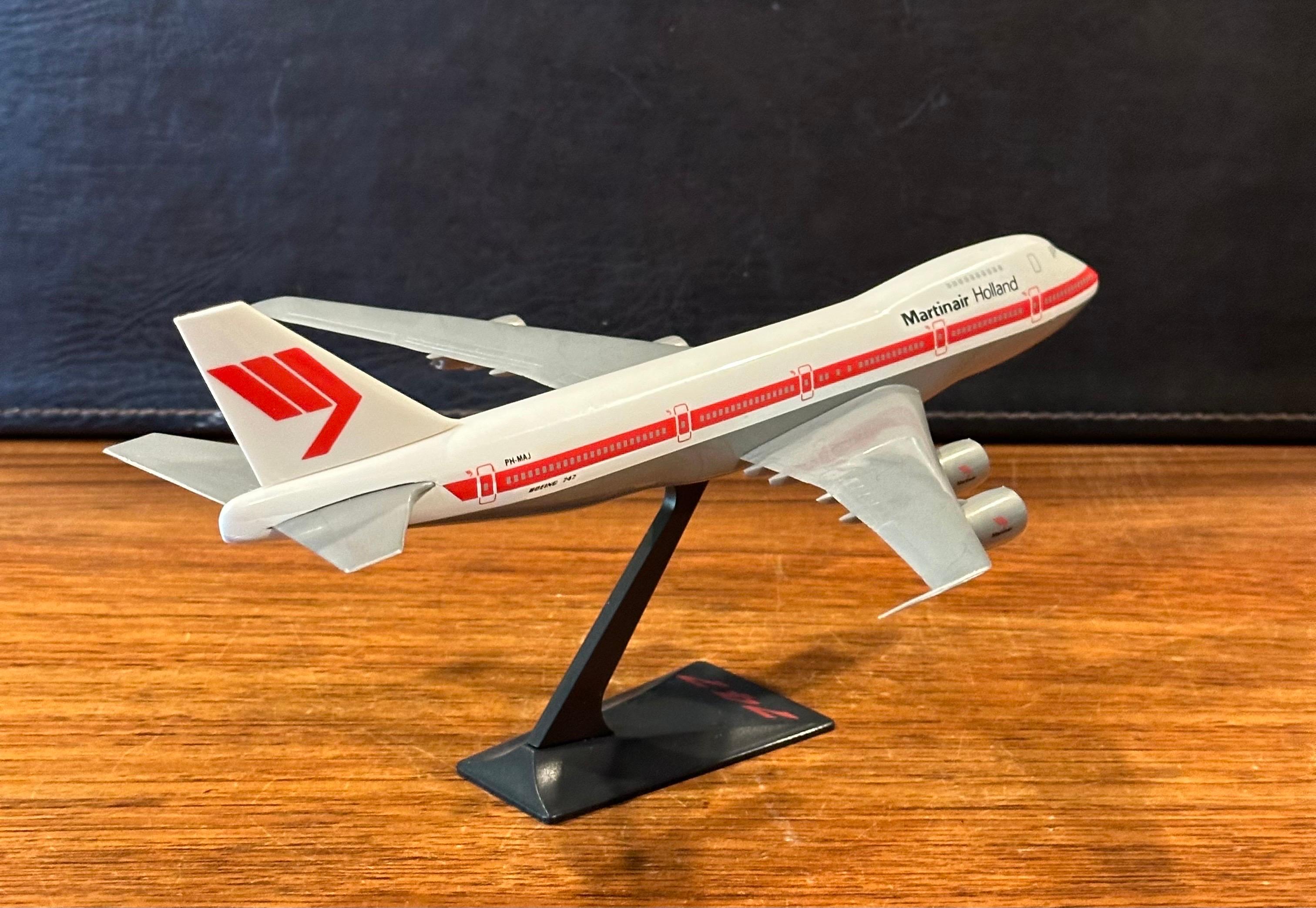 Martin Airlines Holland Boeing 747Jumbo Jetliner Airplane Contractor Desk Model (maquette de bureau) en vente 1