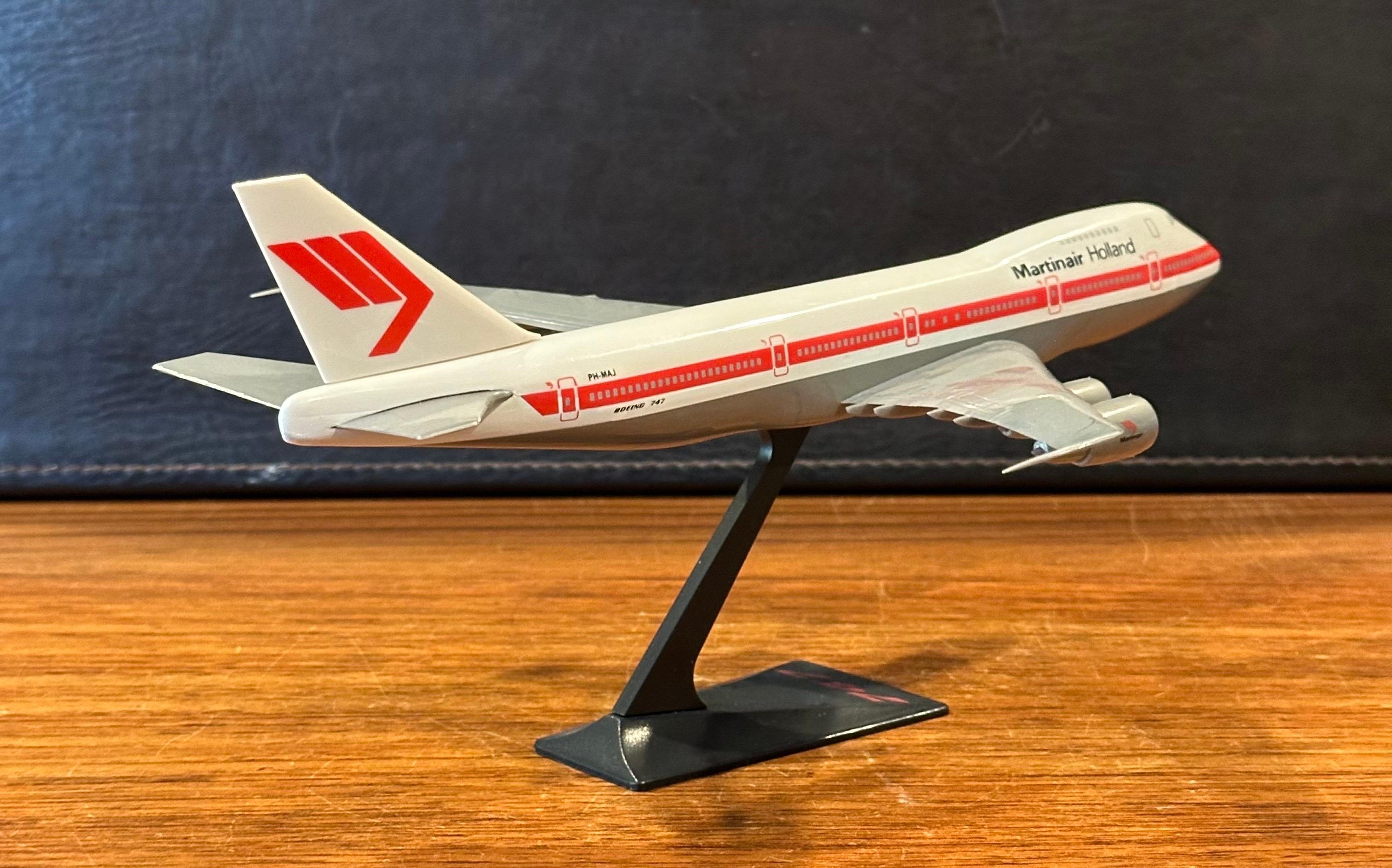 Martin Airlines Holland Boeing 747Jumbo Jetliner Airplane Contractor Desk Model (maquette de bureau) en vente 2