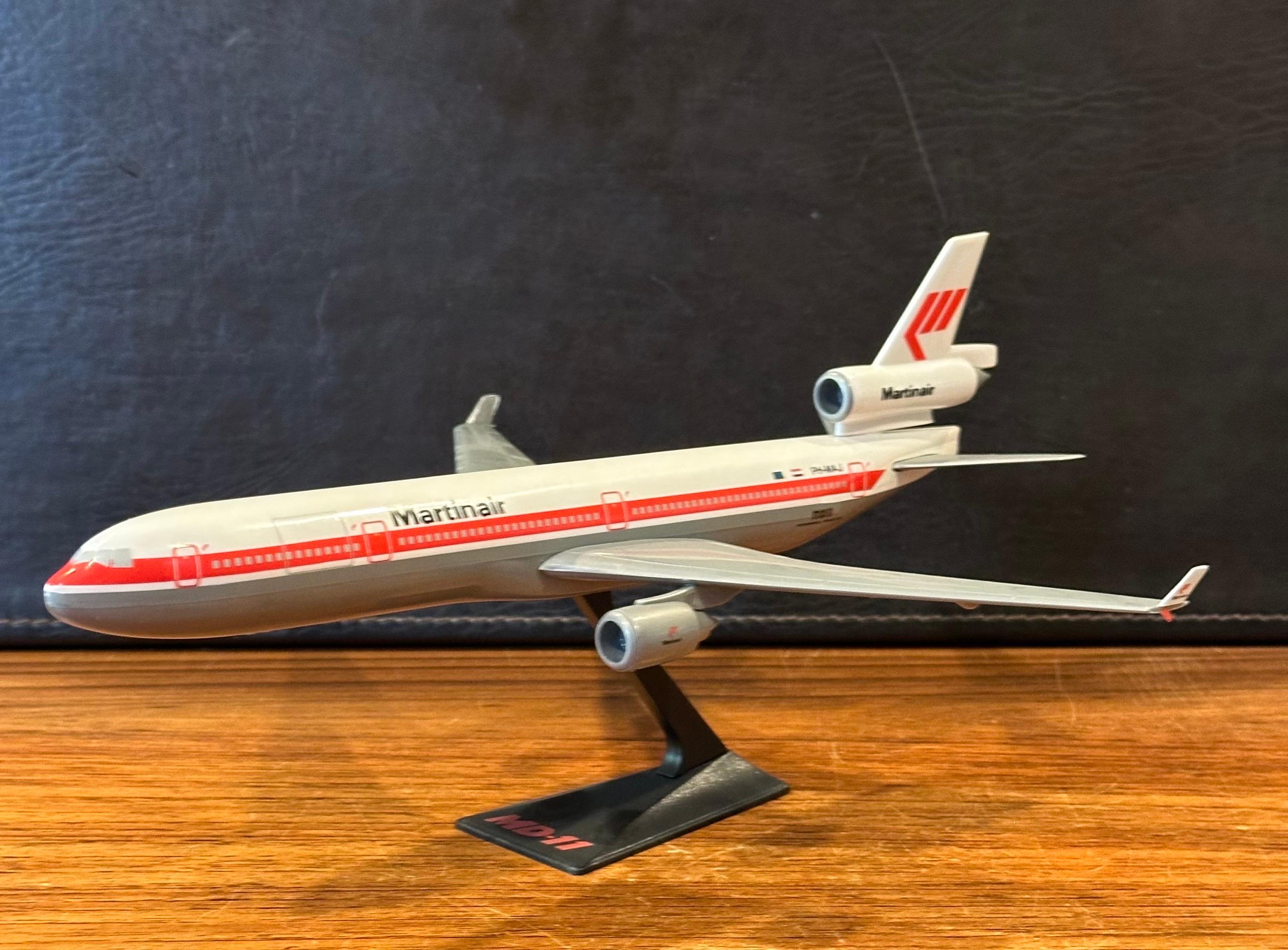 20ième siècle Modèle de bureau d'entrepreneur d'avion Jetliner Holland MD-11Jumbo de Martin Airlines en vente