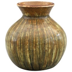 Vase en poterie d'art marron à motif peint et peint par Martin Brothers, daté de 1898