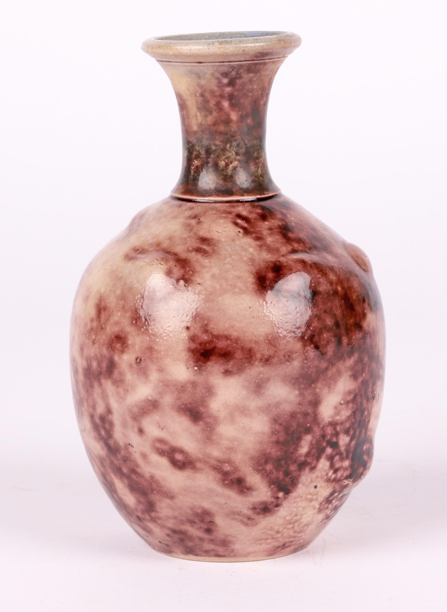 Martin Brothers Vase bouteille émaillée couleur aubergine en vente 5