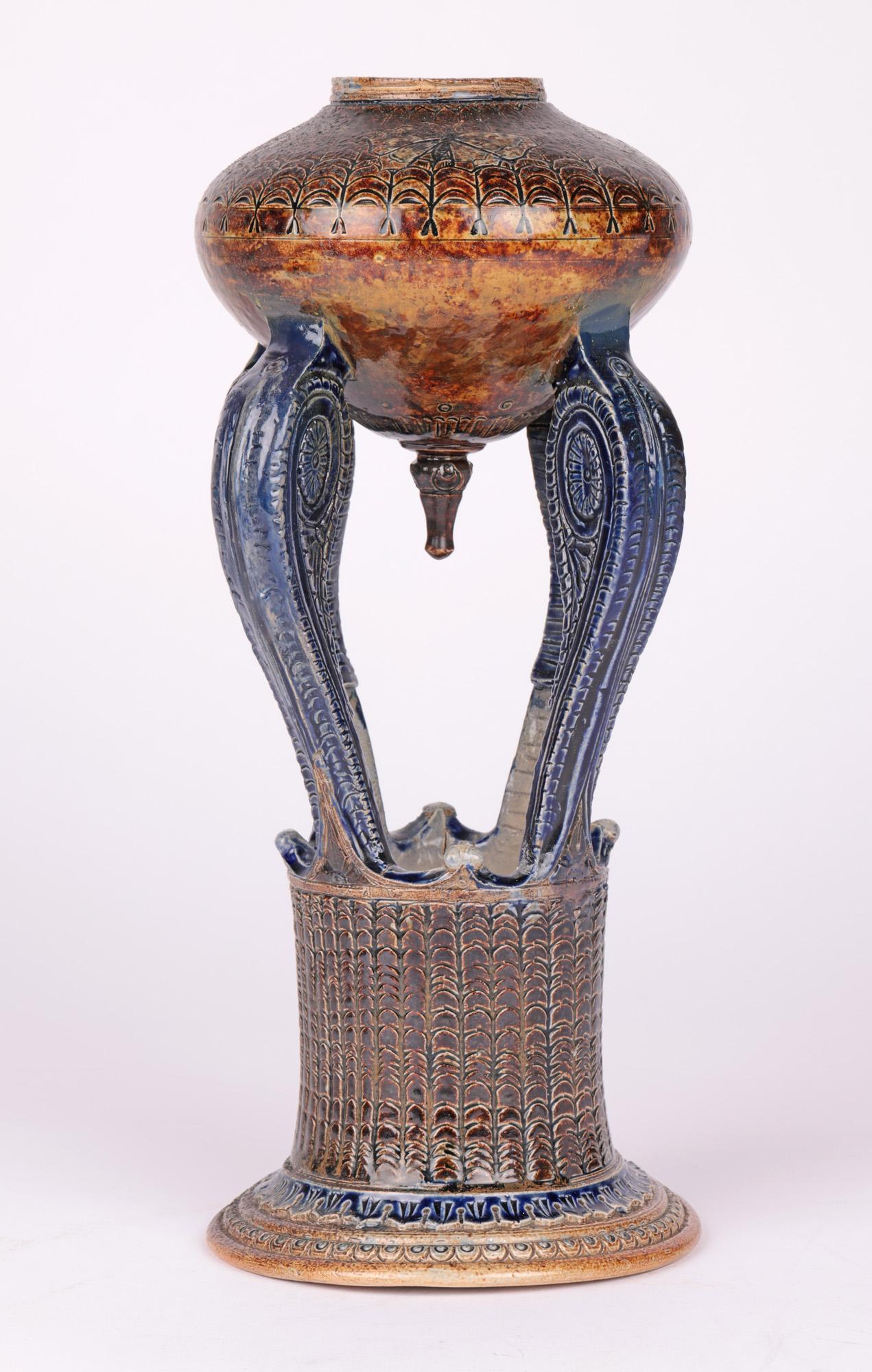 Fin du XIXe siècle Base de lampe à huile en grès ancien avec papillons de Martin Brothers  en vente