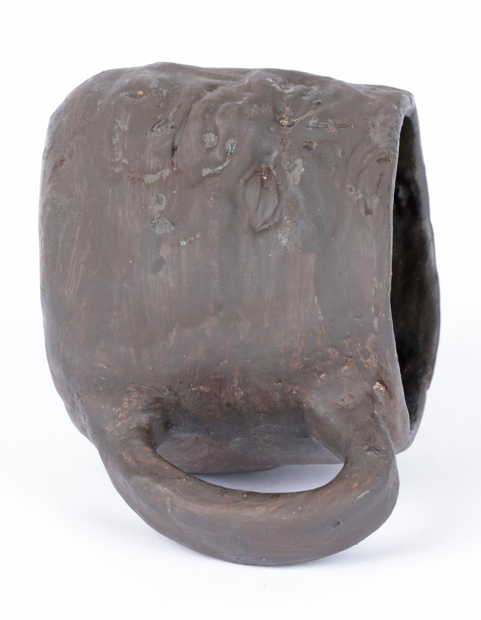 XIXe siècle Tasse double face en poterie noire non émaillée des frères Martin en vente