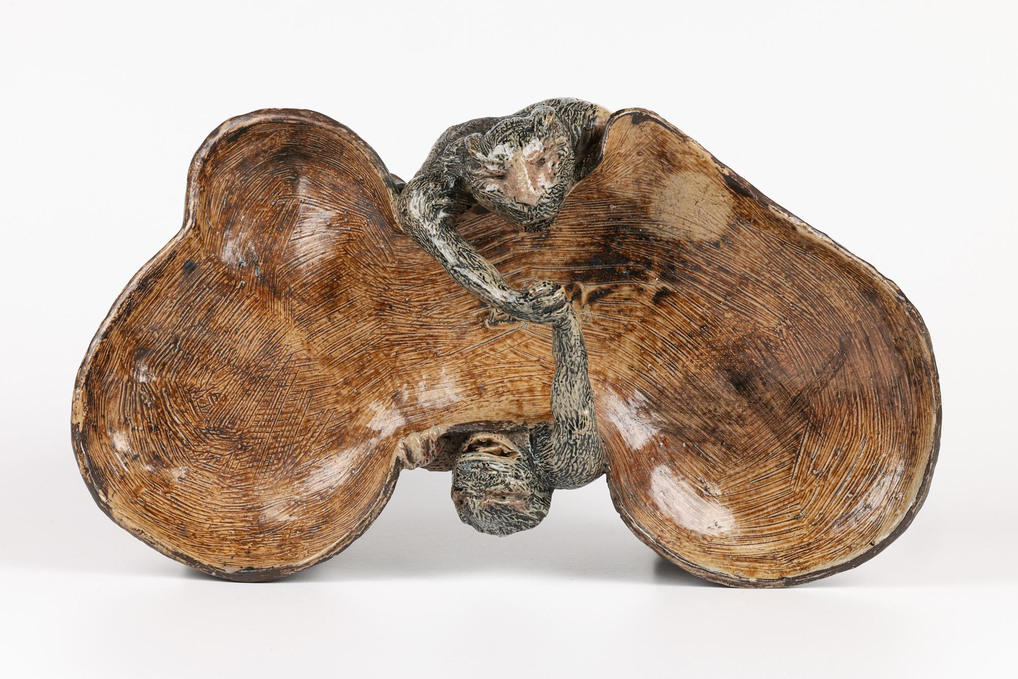 Martin Brothers Rare Grotesque Arm Wrestling Monkeys Stoneware Dish In Good Condition For Sale In Bishop's Stortford, Hertfordshire