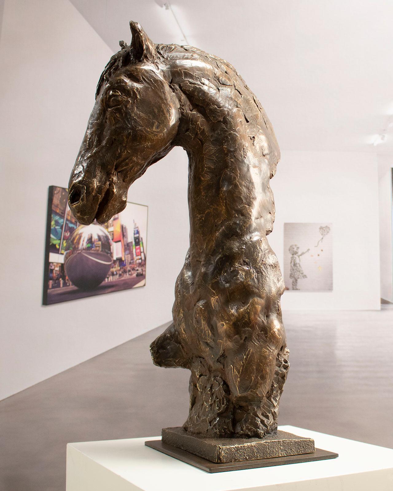 Impressionist horsehead - Martín Duque Impressionist Bronze layer Sculpture For Sale 2