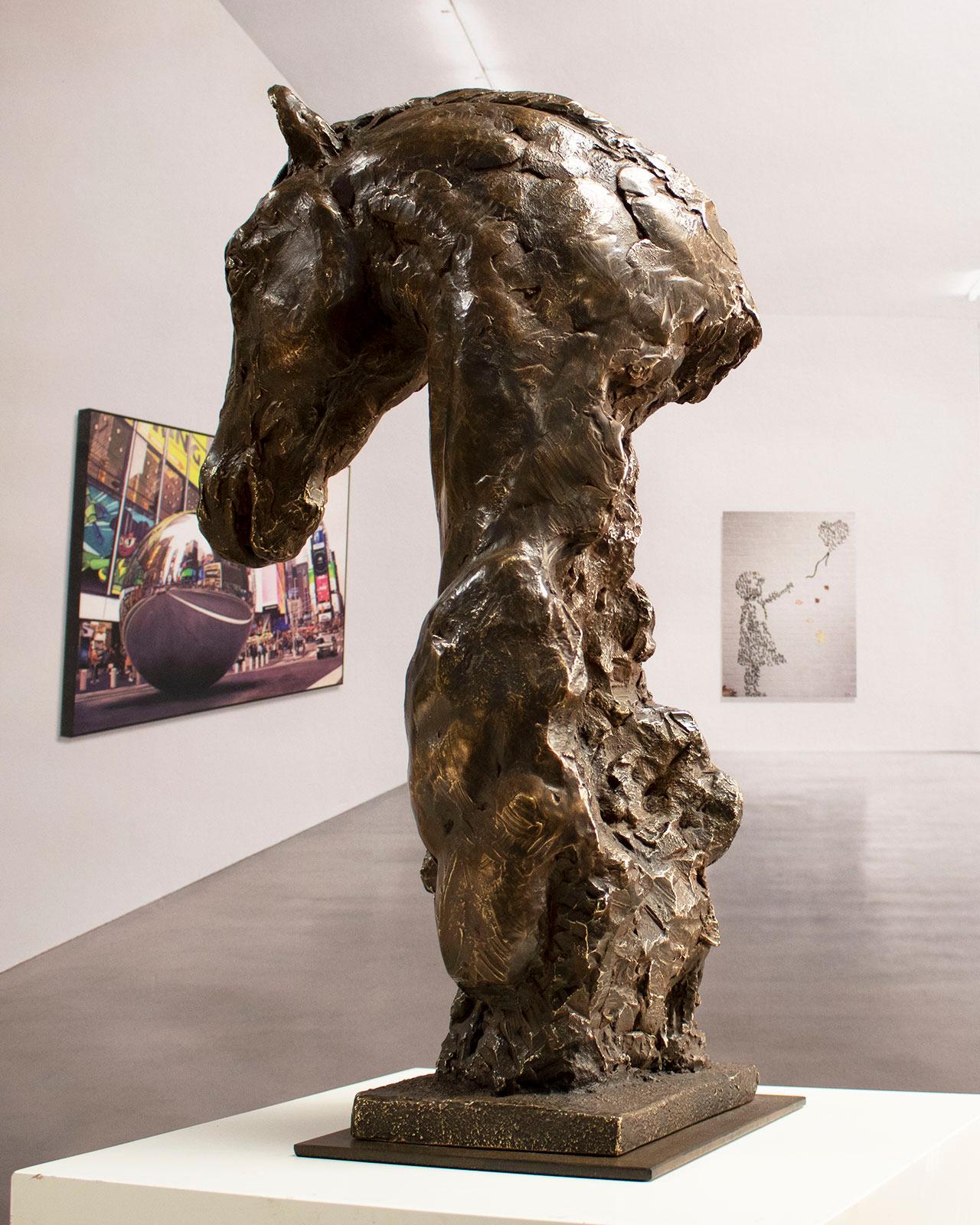 Impressionist horsehead - Martín Duque Impressionist Bronze layer Sculpture For Sale 3