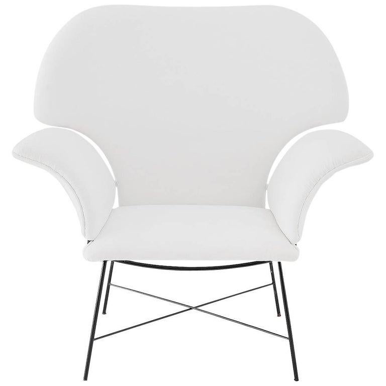 Grand fauteuil brésilien moderne de Martin Eisler & Carlo Hauner en tissu blanc et métal Bon état - En vente à Barcelona, ES