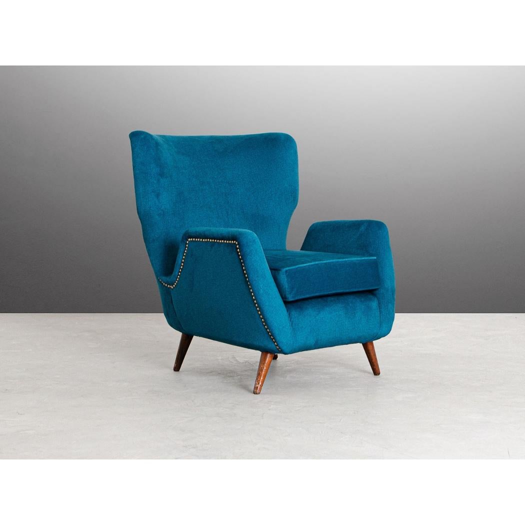 This beautiful armchair was designed by Martin Eisler and Carlo Hauner for 