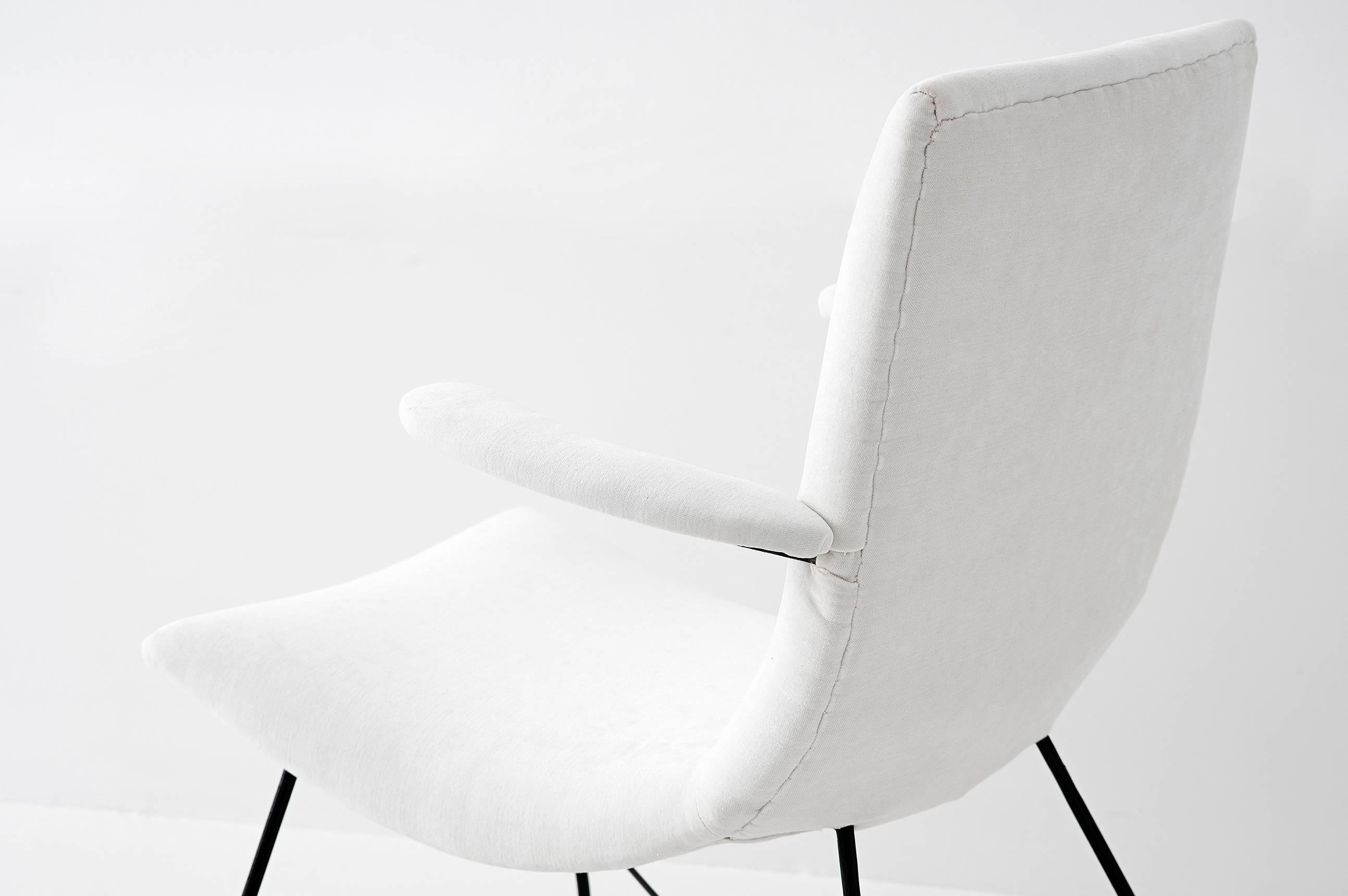 Mid-Century Modern Paire de chaises longues blanches brésiliennes mi-siècle de Martin Eisler & Carlo Hauner en vente
