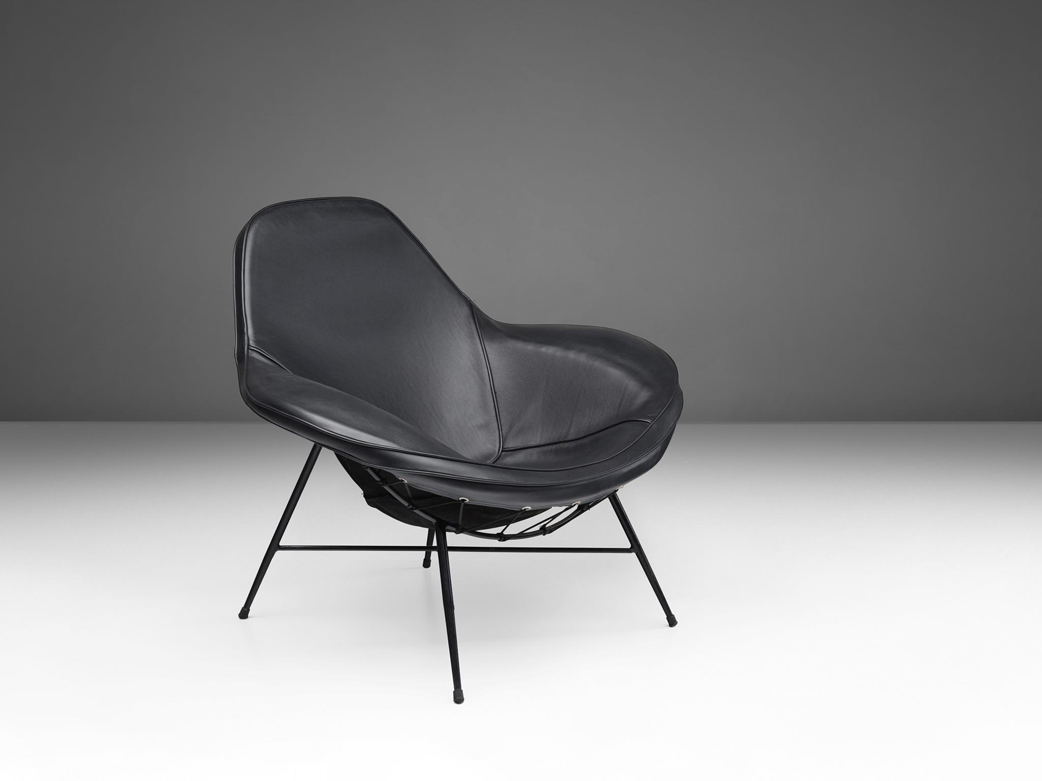 Milieu du XXe siècle Chaise longue Martin Eisler en cuir noir en vente