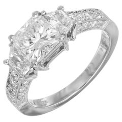 Martin Flyer GIA Cert 1.22 Carat Diamond Platinum Three-Stone Engagement Ring (bague de fiançailles à trois pierres en platine)