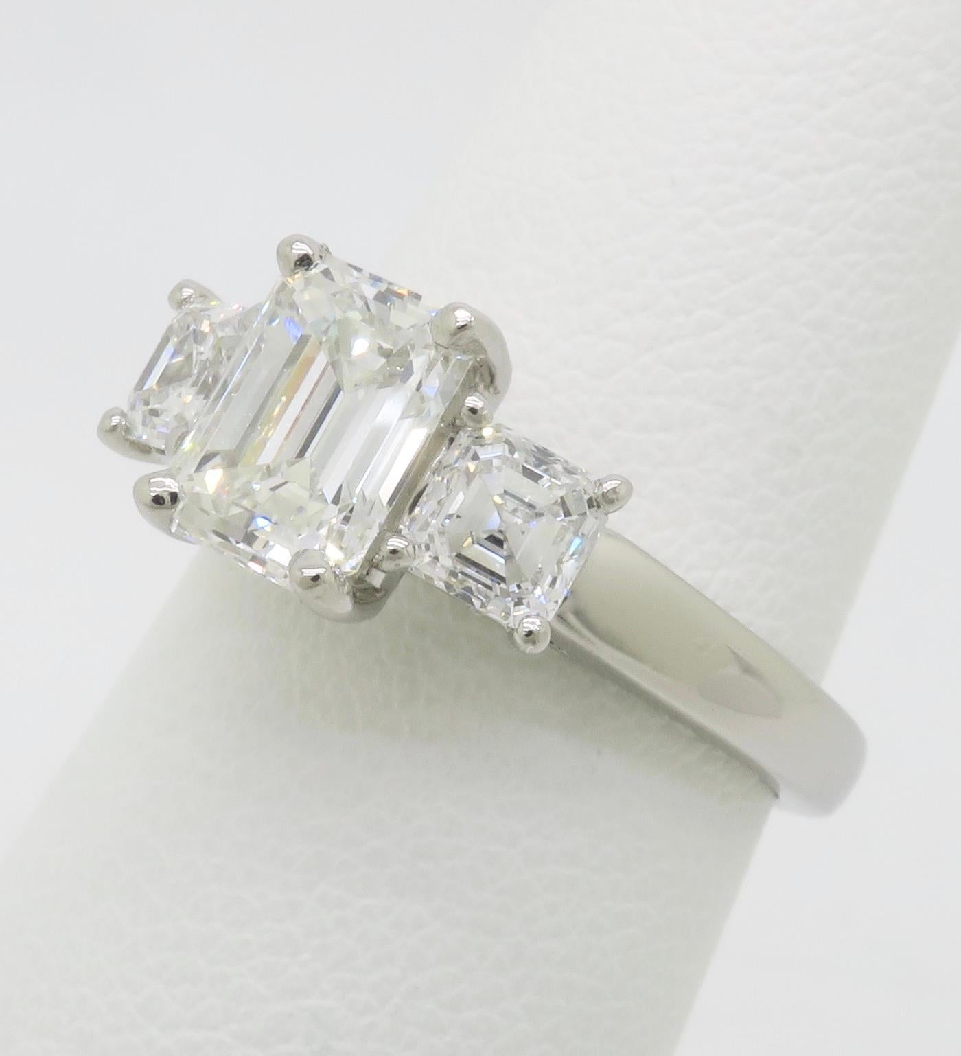 Women's Martin Flyer GIA Certified 2.21CTW Three Stone Diamond Ring in Platinum For Sale