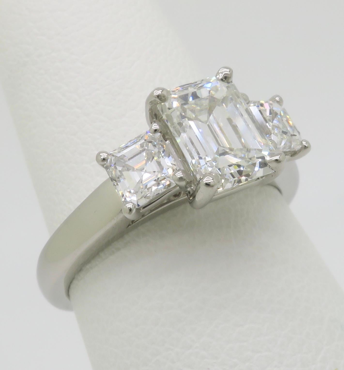 Martin Flyer GIA Certified 2.21CTW Three Stone Diamond Ring in Platinum For Sale 1
