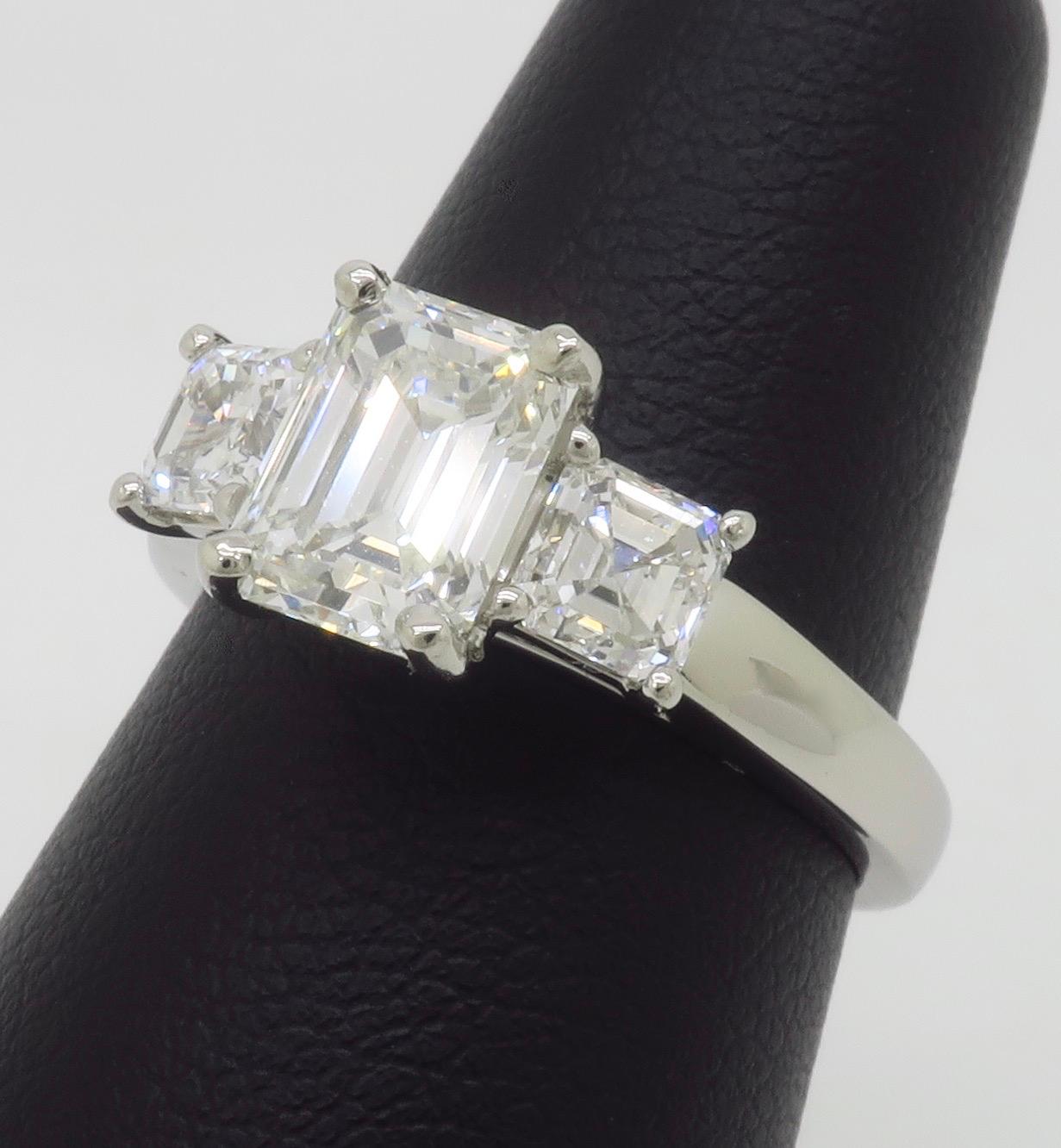 Martin Flyer GIA Certified 2.21CTW Three Stone Diamond Ring in Platinum For Sale 4