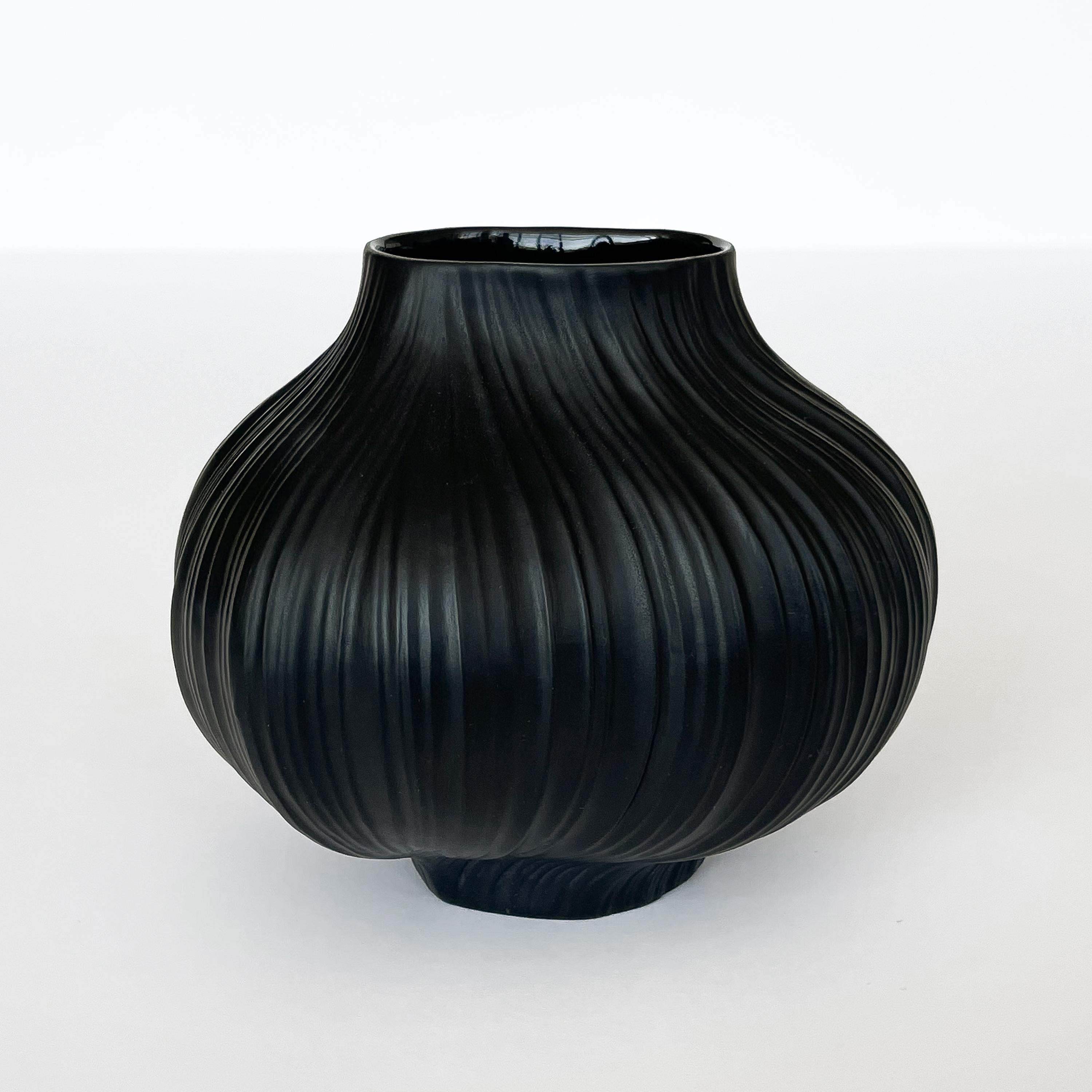 Martin Freyer Black Unglazed Porcelain Plissee Vase for Rosenthal 2