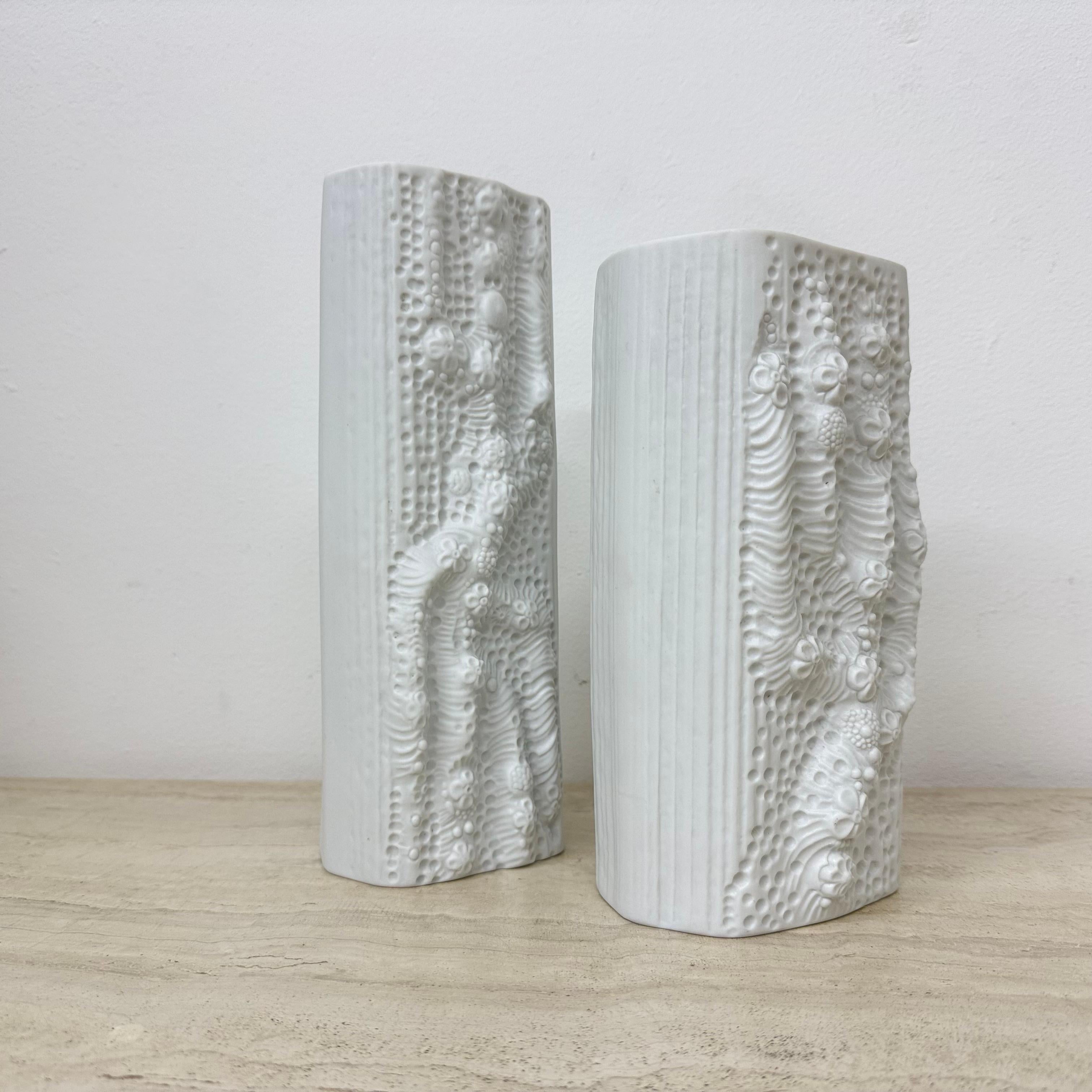 Martin Freyer per Rosenthal Vaso di Bisquit Reliëf Azu Op Art anni '70 in vendita 3