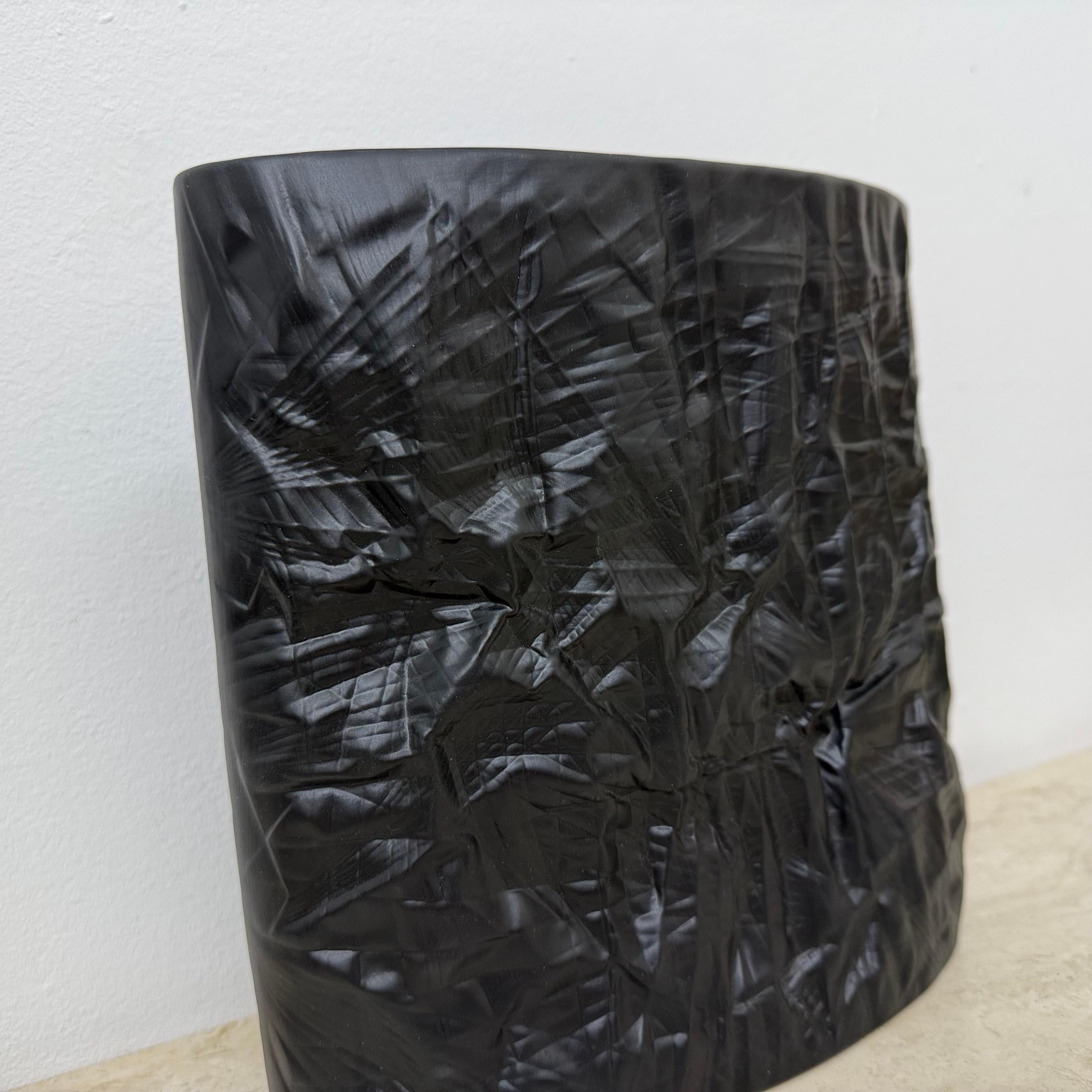 Martin Freyer Rosenthal Bisque Porcelaine Noire Papierrelief Vase Op Art 1970s im Angebot 6