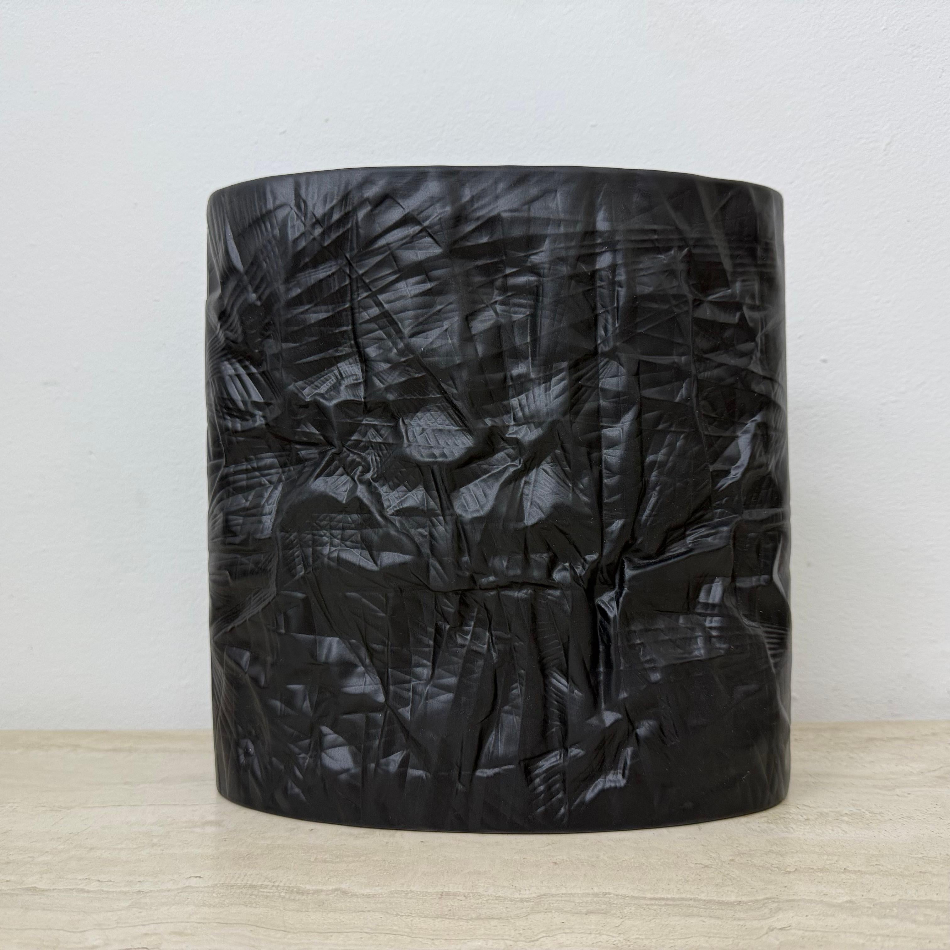 Martin Freyer Rosenthal Bisque Porcelaine Noire Papierrelief Vase Op Art 1970s (Deutsch) im Angebot