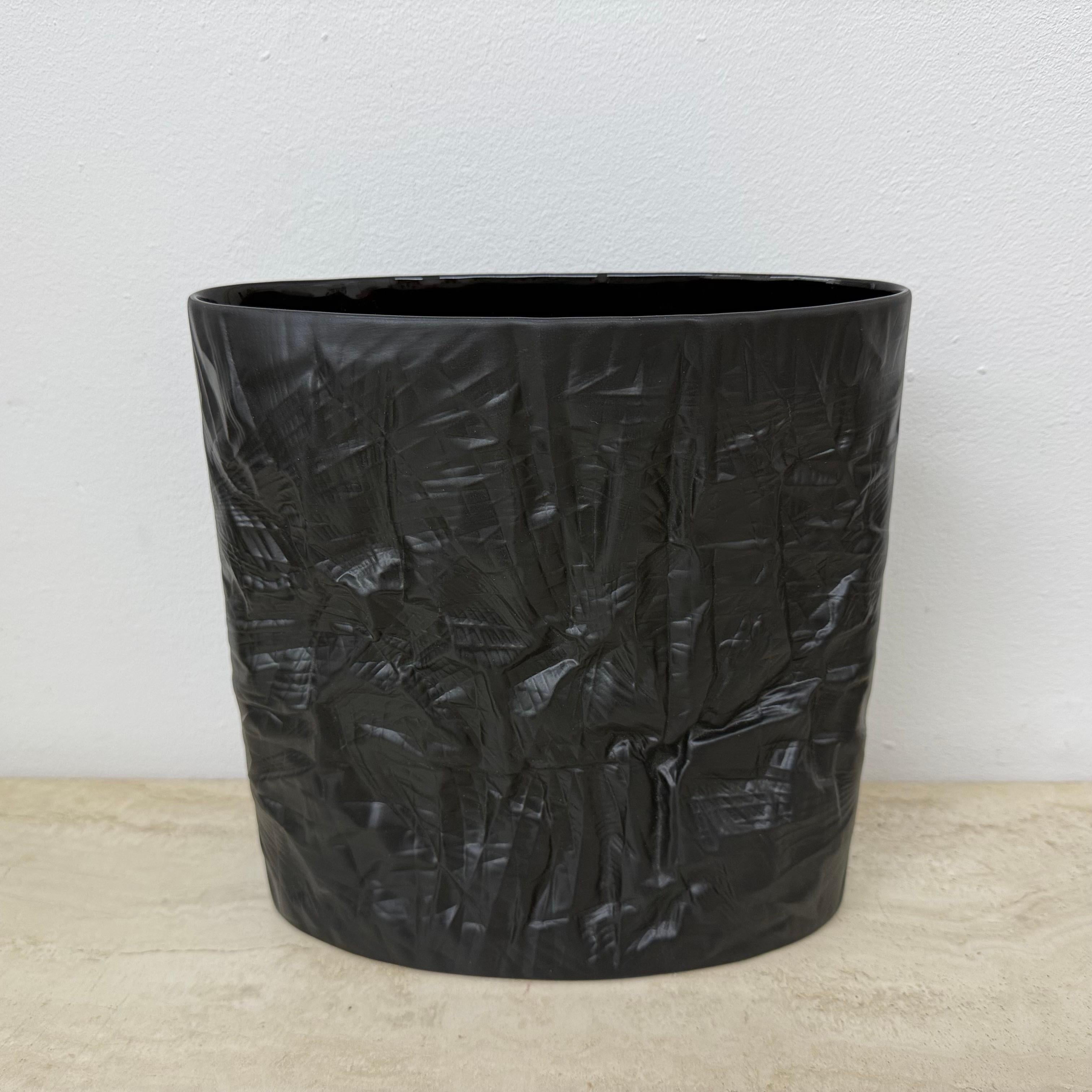 Martin Freyer Rosenthal Bisque Porcelaine Noire Papierrelief Vase Op Art 1970s im Angebot 2