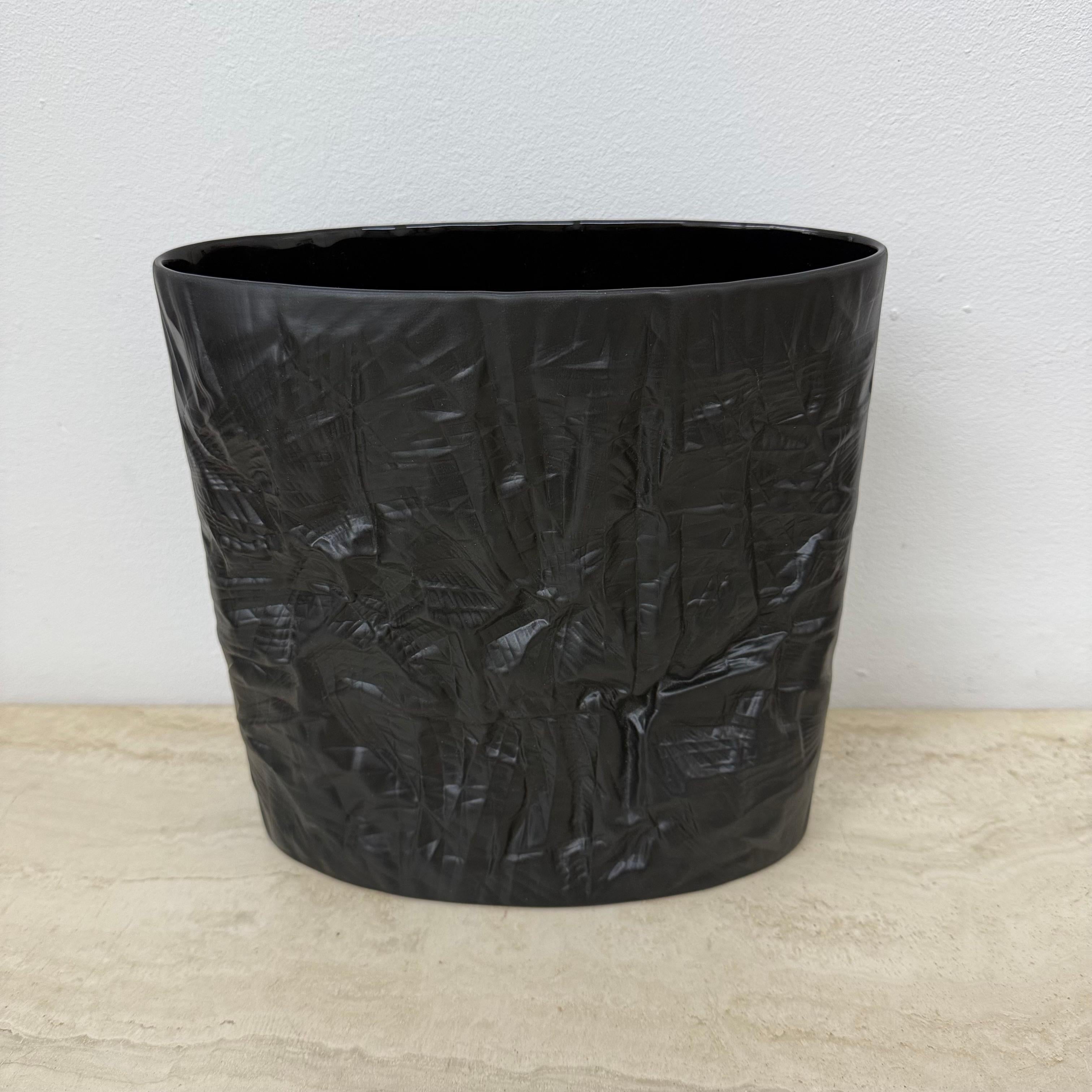 Martin Freyer Rosenthal Bisque Porcelaine Noire Papierrelief Vase Op Art 1970s im Angebot 3