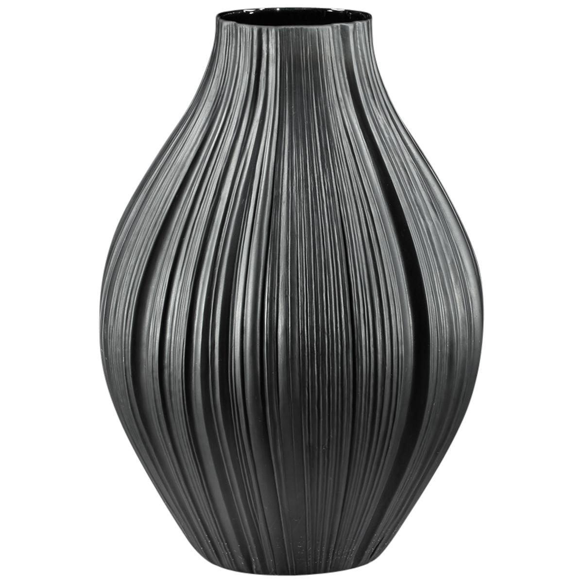 Martin Freyer-Vase aus Porzellan, plissiert, Plissee, Schwarz 1968