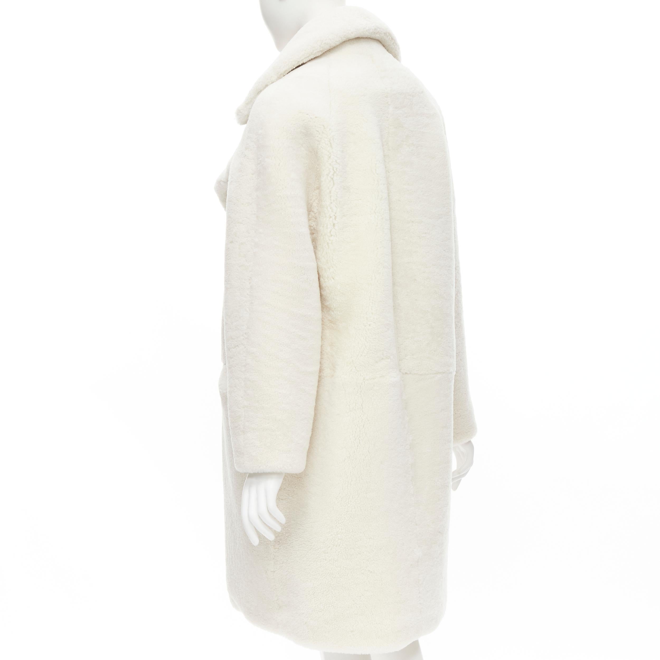 MARTIN GRANT Manteau d'hiver oversize en peau d'agneau blanc 100 % agneau  FR36 S en vente 2