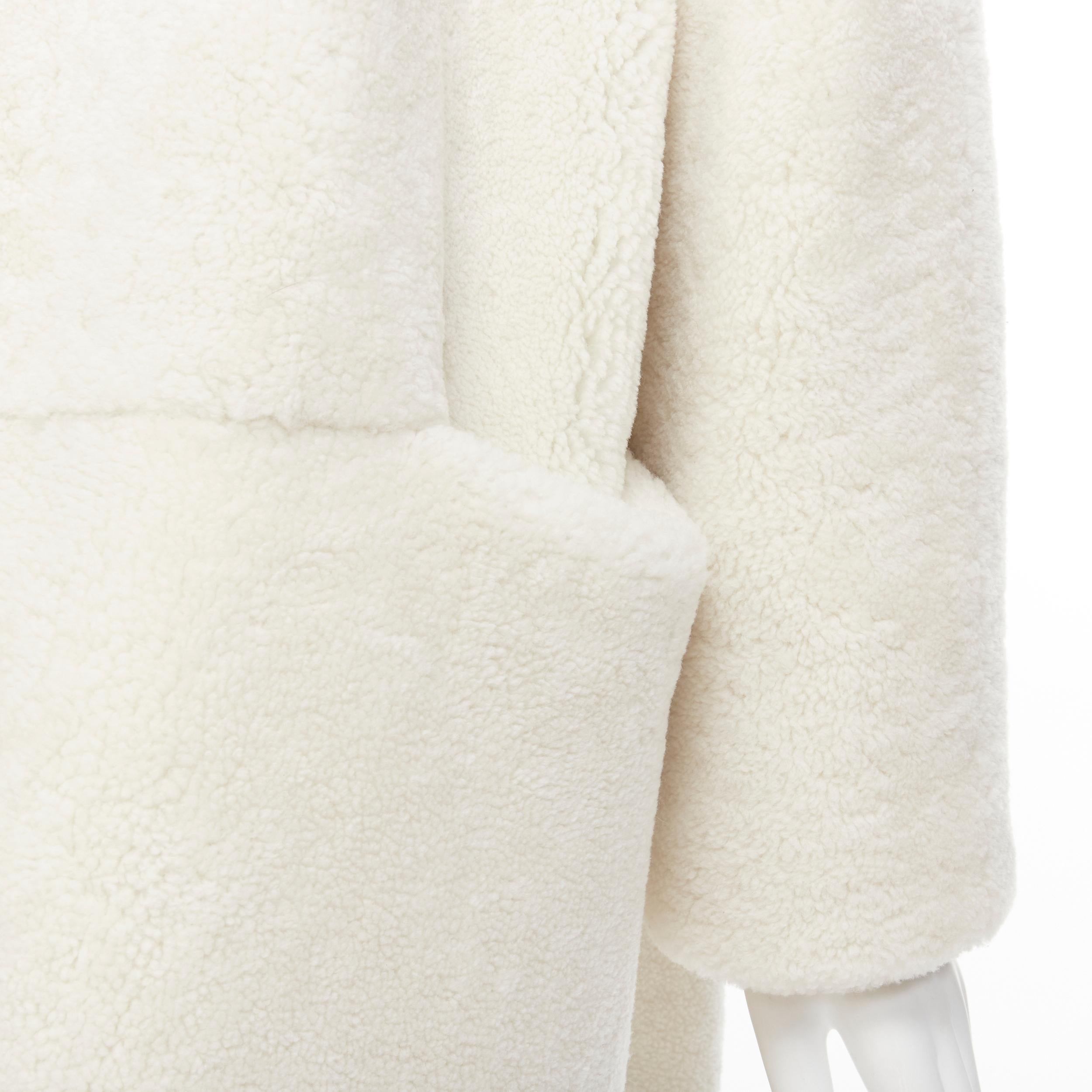 MARTIN GRANT Manteau d'hiver oversize en peau d'agneau blanc 100 % agneau  FR36 S en vente 4