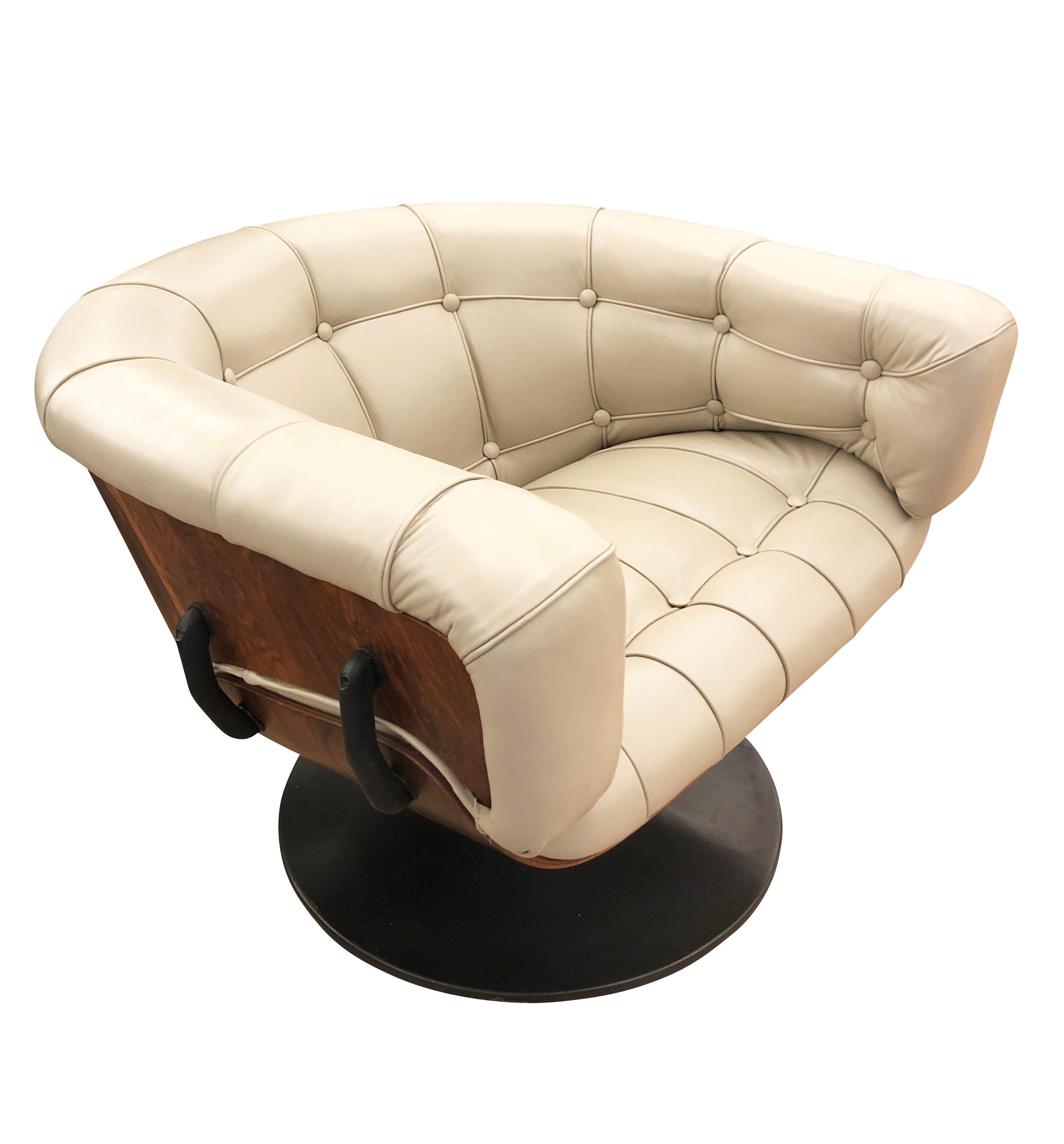 Italian Martin Grierson Swivel Lounge Chair for Artflex, Italy, 1960s