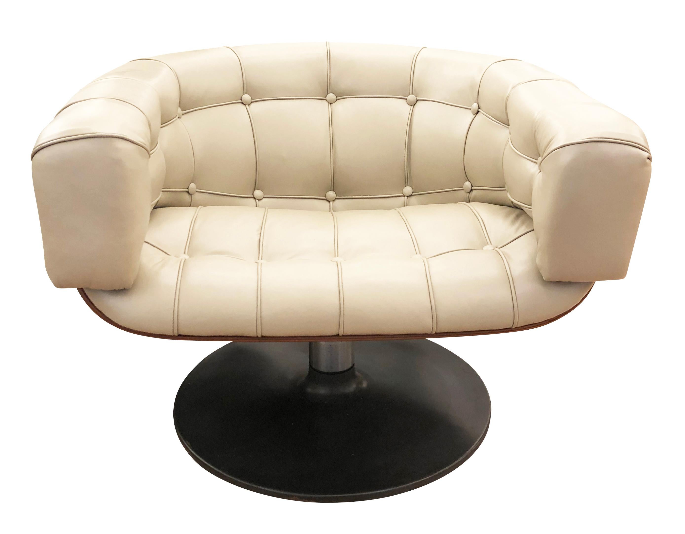 Martin Grierson Swivel Lounge Chair for Artflex, Italy, 1960s In Good Condition In New York, NY