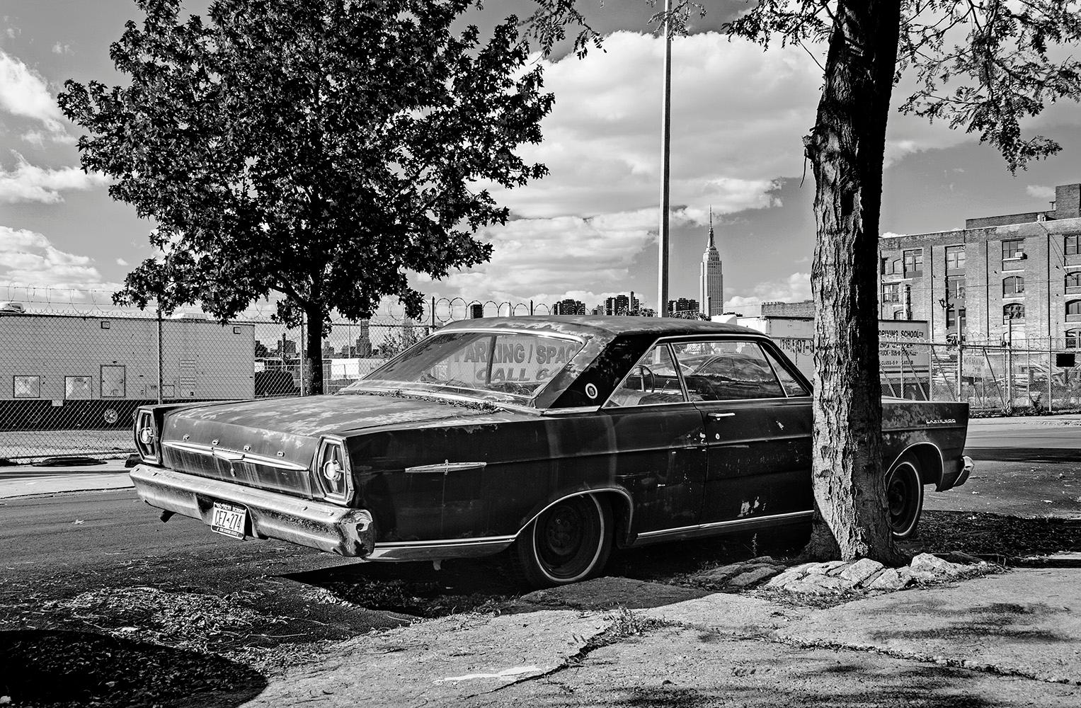 Martin Kállay Black and White Photograph - Under the Brooklyn Bridge