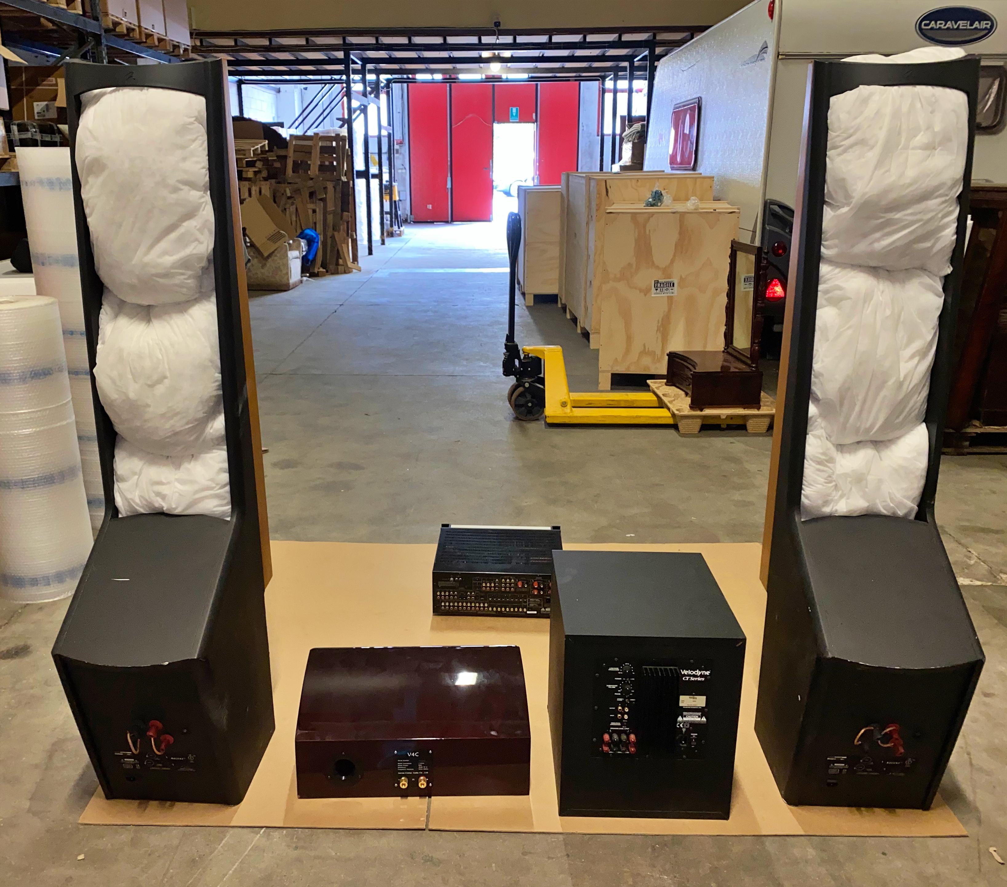 Ensemble complet Haute définition

Paire de haut-parleurs Ascent de Martin Logan
Année de fabrication : 2005/2006
bon état, très peu utilisé

Questions fréquemment posées
35-22 000 Hz ± 3 dB
Puissance d'amplification recommandée
20-400 watts par