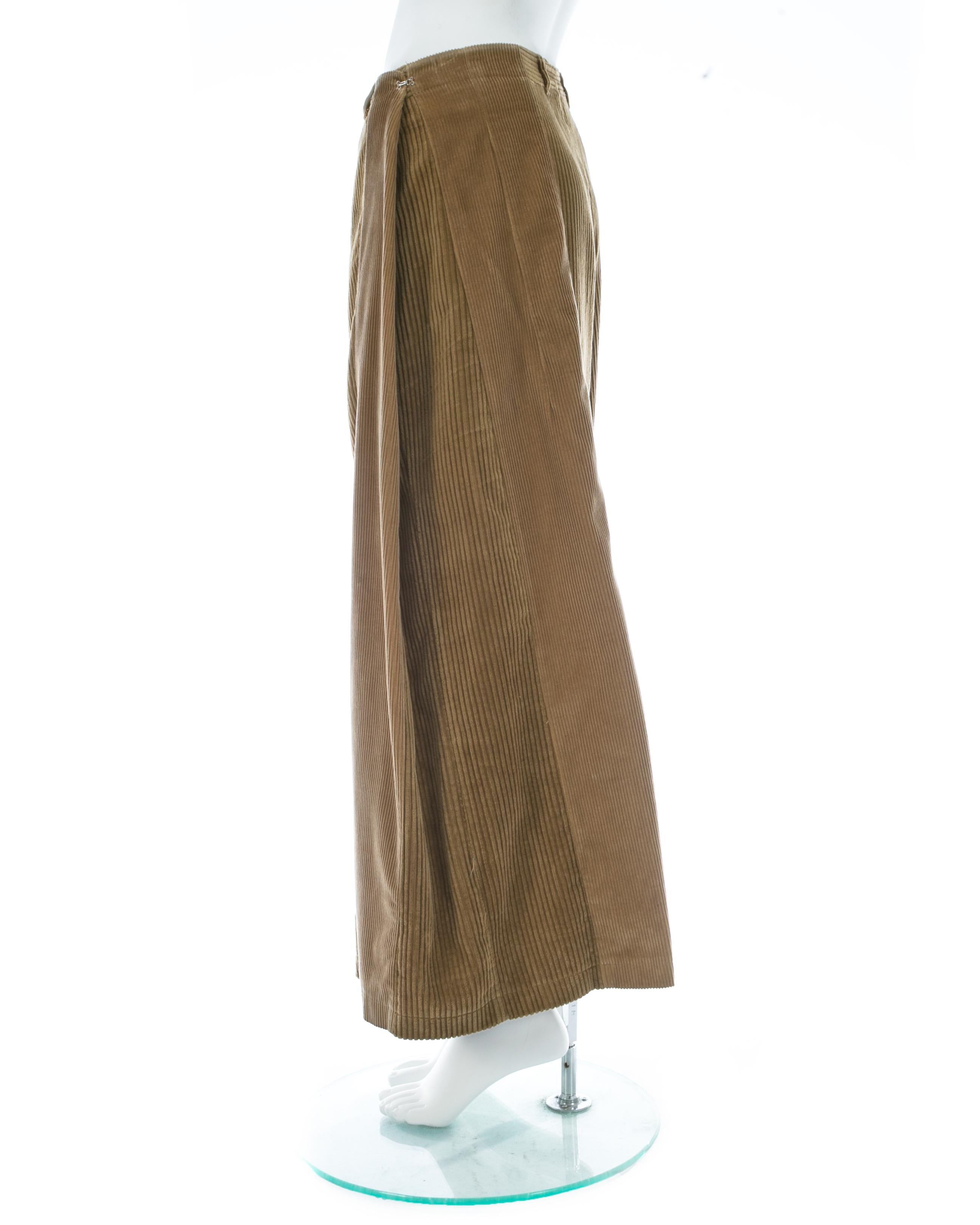 Martin Margiela artisanal tan corduroy reconstructed oversized pants, fw 2000 In Good Condition For Sale In London, London