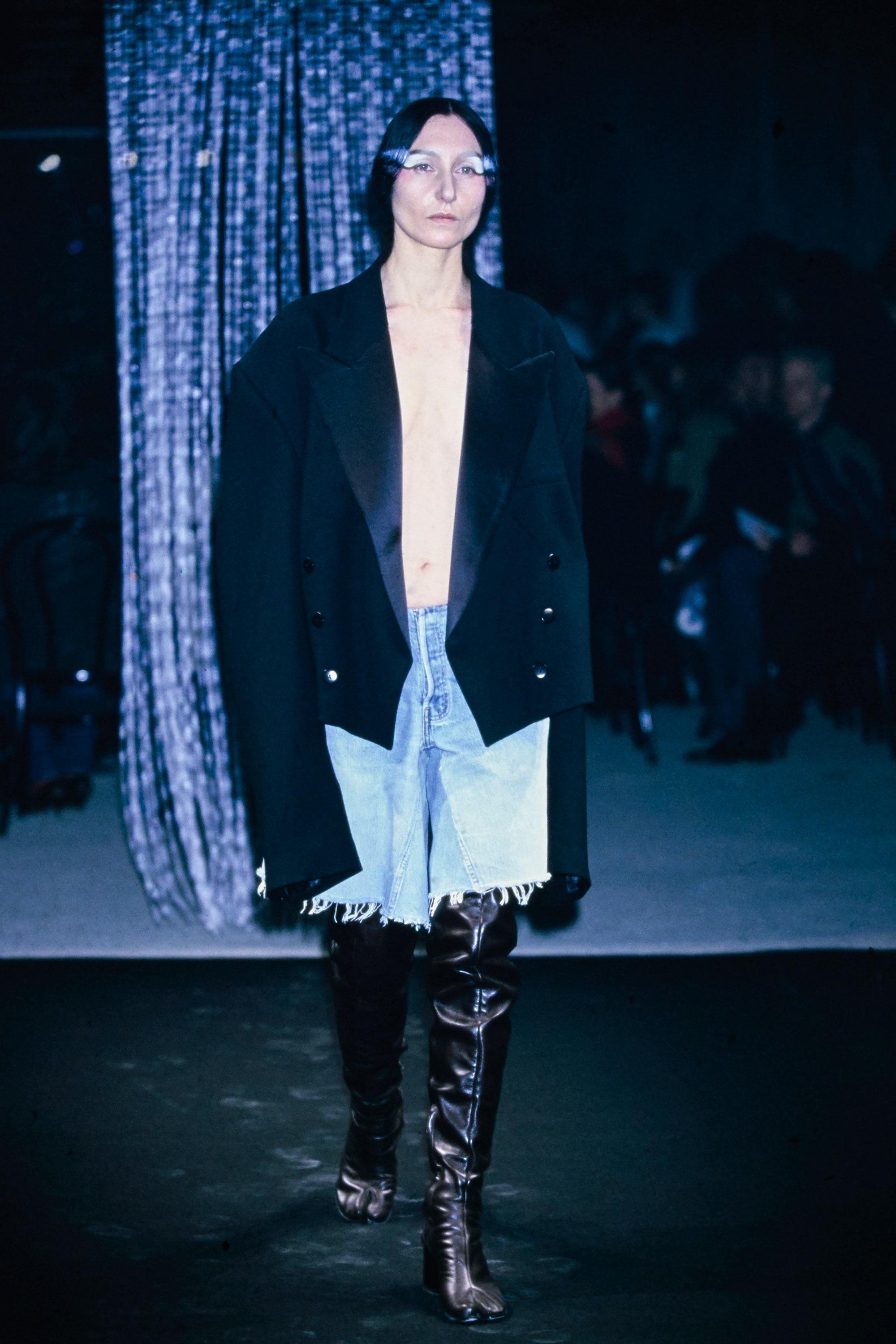 Martin Margiela blaue:: handwerklich gefertigte:: weit abgeschnittene Shorts aus Denim. 

Herbst-Winter 2001