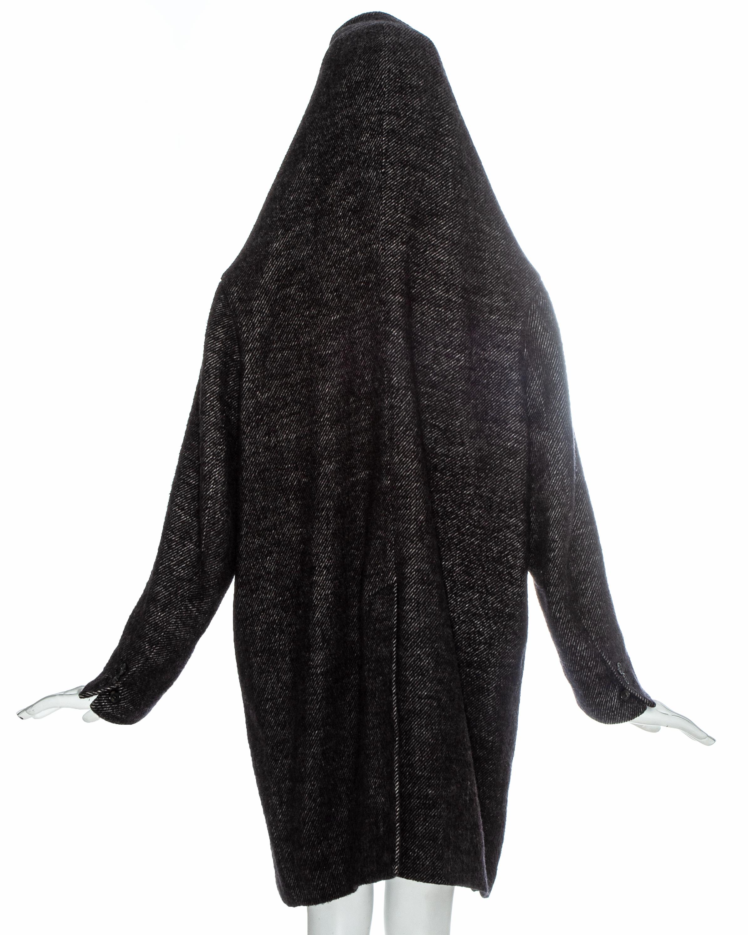 Women's Martin Margiela dark grey wool coat with an elongated hood-collar, fw 2005 For Sale