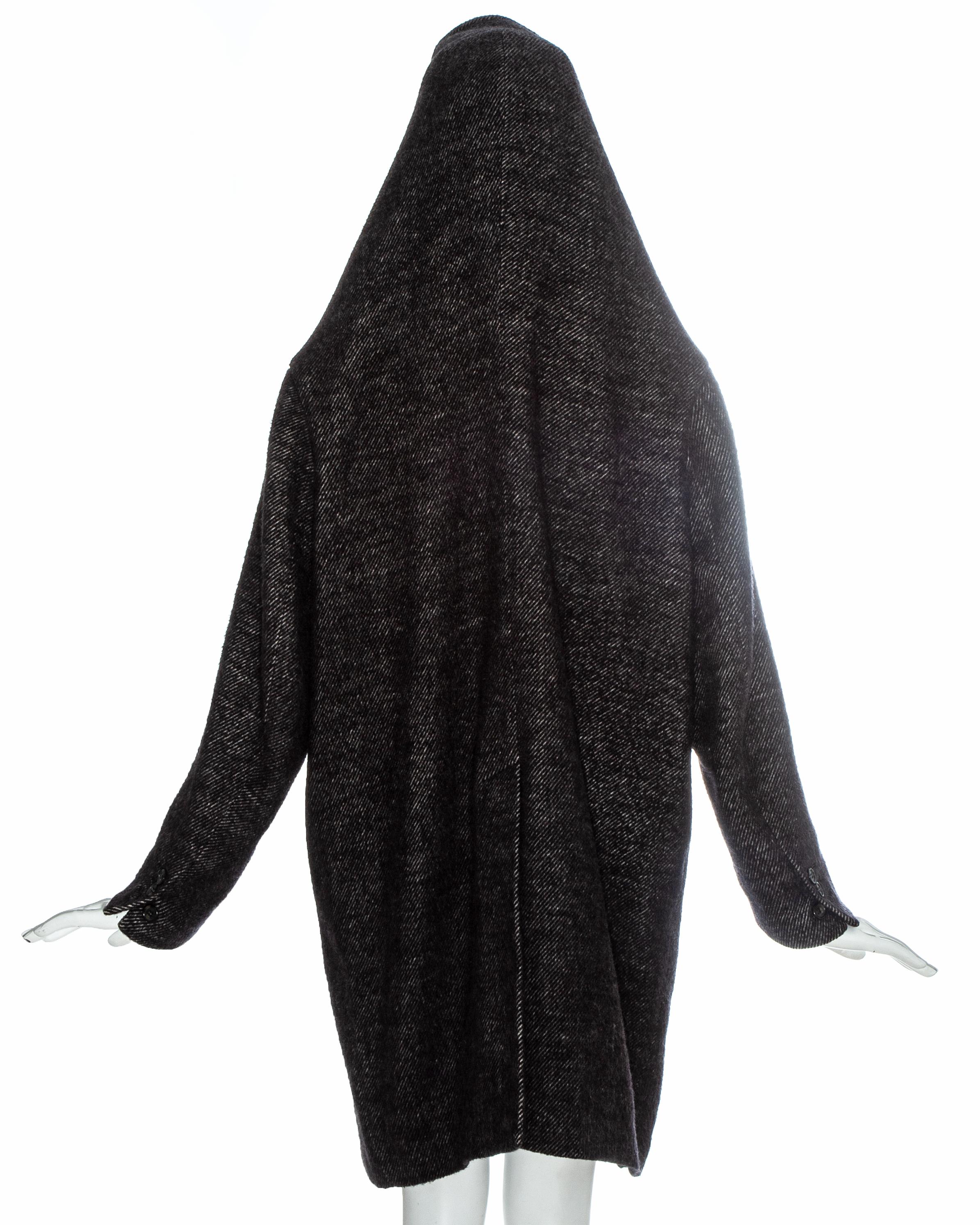 Martin Margiela cappotto in lana grigio scuro con colletto allungato e cappuccio, fw 2005 in vendita 3