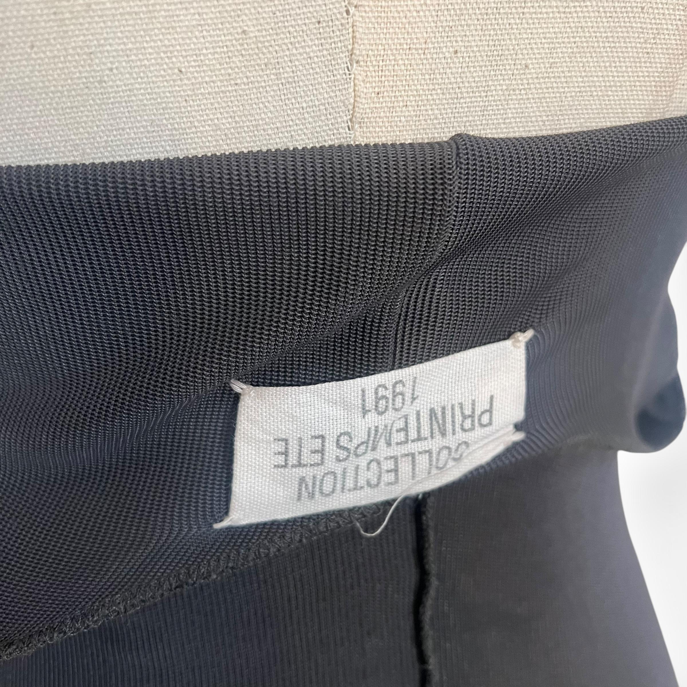 Graues Overlocked-Kleid mit umgedrehtem Oberteil von Martin Margiela, Frühjahr/Sommer 1991 (Schwarz) im Angebot