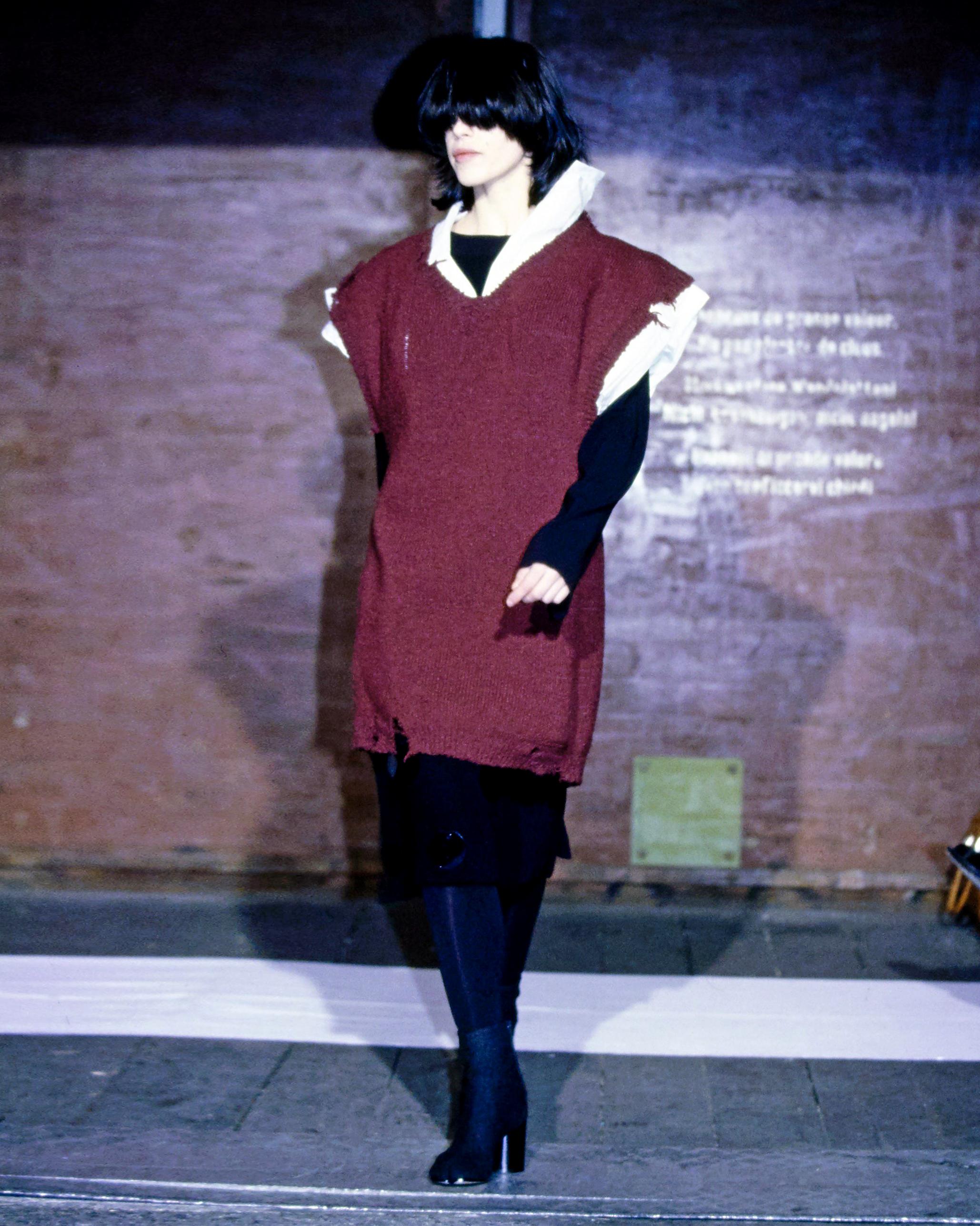 Women's or Men's Martin Margiela oversized destroyed burgundy knitted sweater vest, fw 2000 For Sale