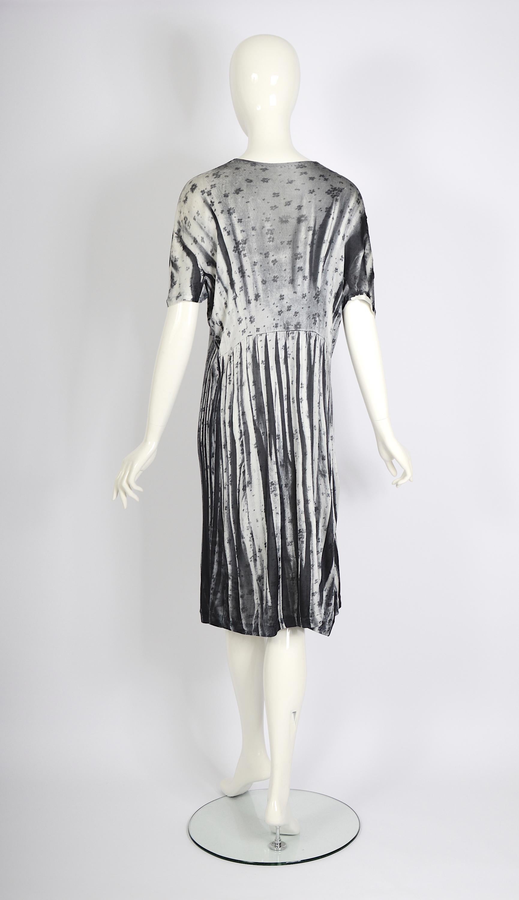 Martin Margiela vintage ss 1996 runway Trompe l'oeil printed viscose dress For Sale 4