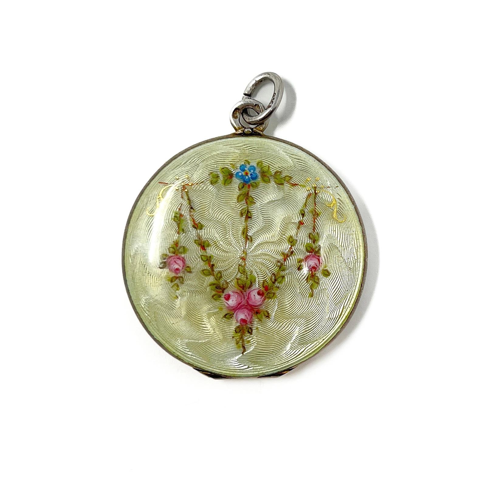Donna Martin Mayer c.1900 Medaglione floreale antico di grandi dimensioni in argento e smalto guilloché in vendita